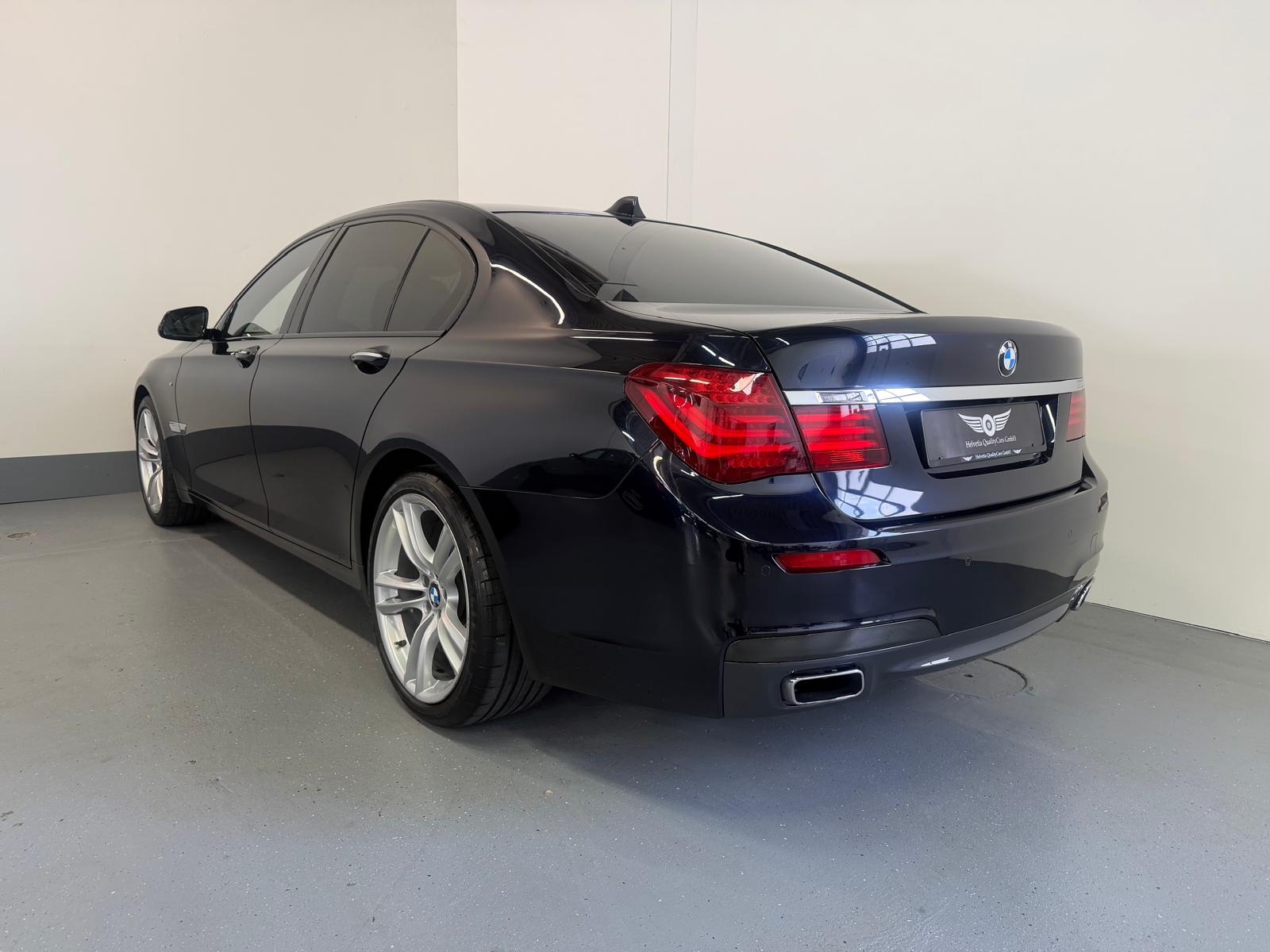 BMW 750i xDrive-image-8