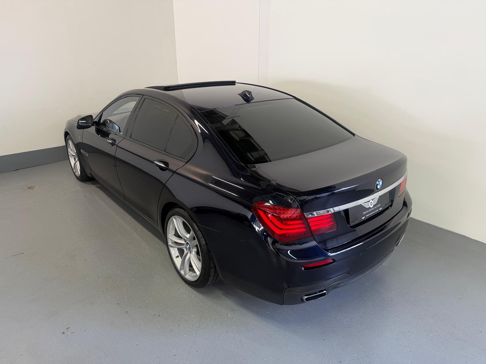 BMW 750i xDrive-image-6