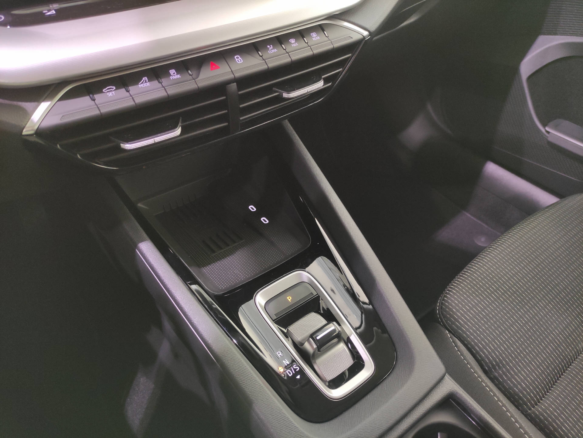 SKODA Octavia Combi 2.0 TSI Selection 4x4 DSG-image-10