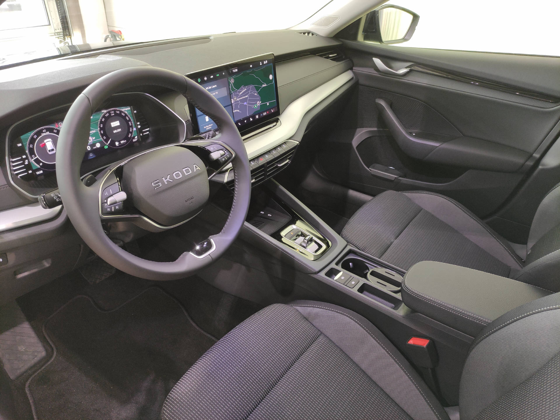 SKODA Octavia Combi 2.0 TSI Selection 4x4 DSG-showroom-element-3