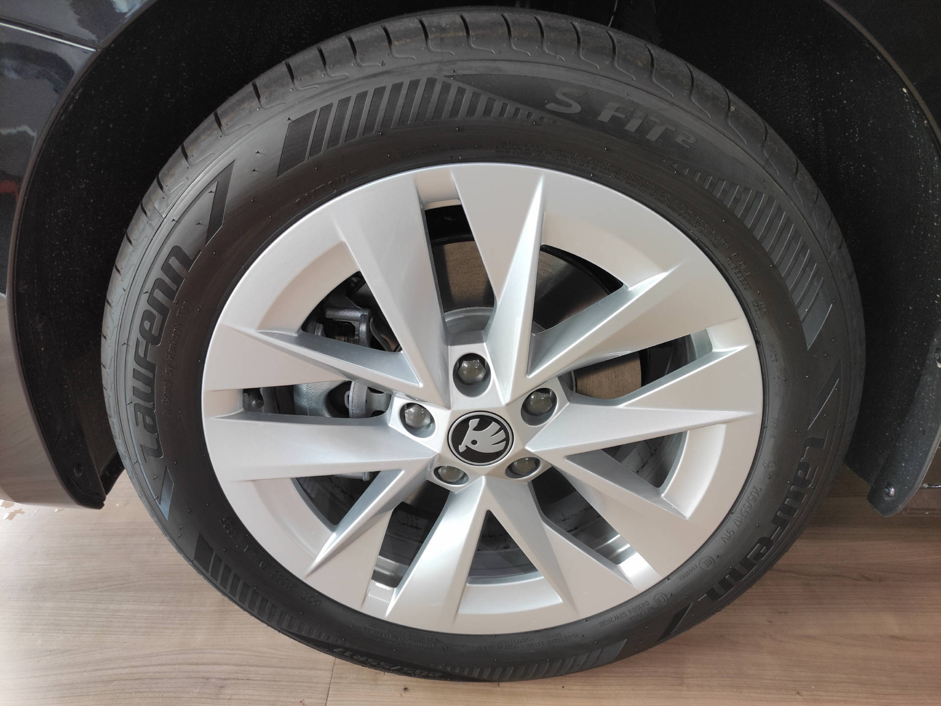 SKODA Octavia Combi 2.0 TSI Selection 4x4 DSG-showroom-element-2