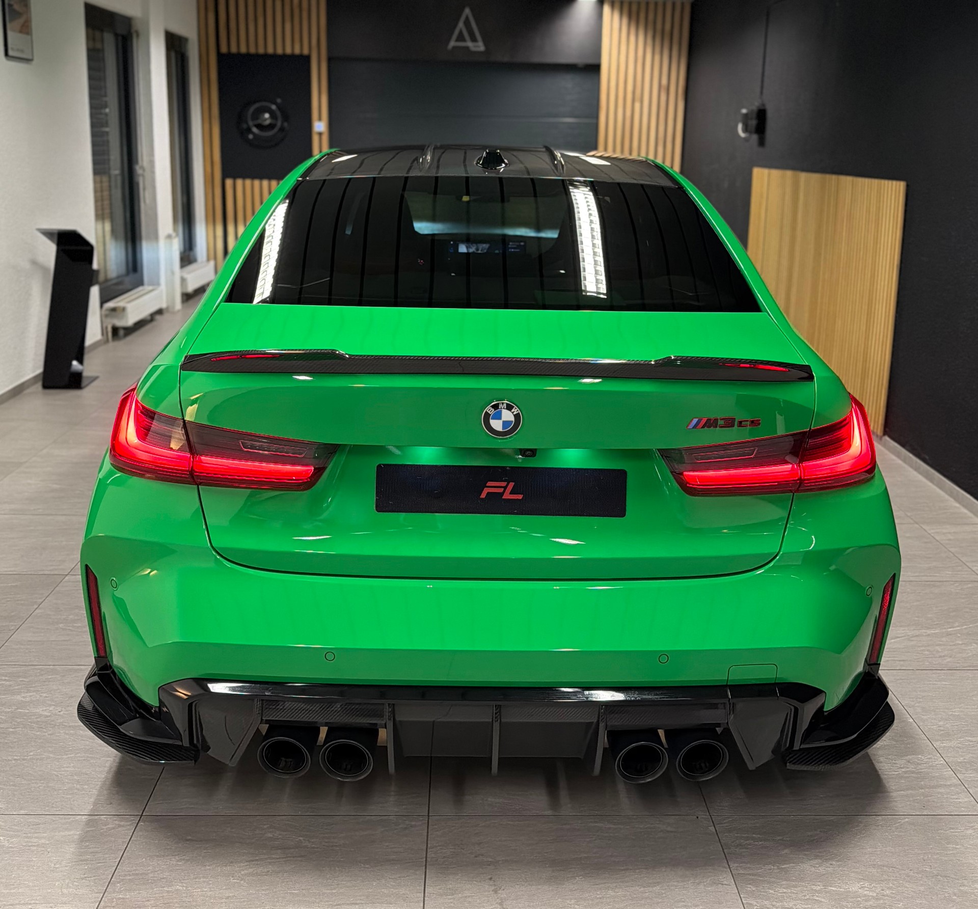 BMW M3 CS-showroom-element-3