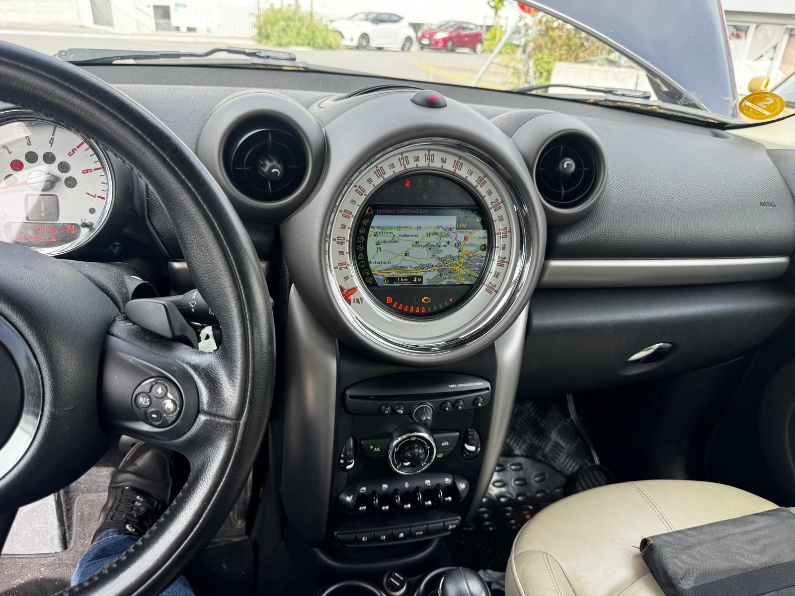MINI Countryman Cooper D ALL4-image-12