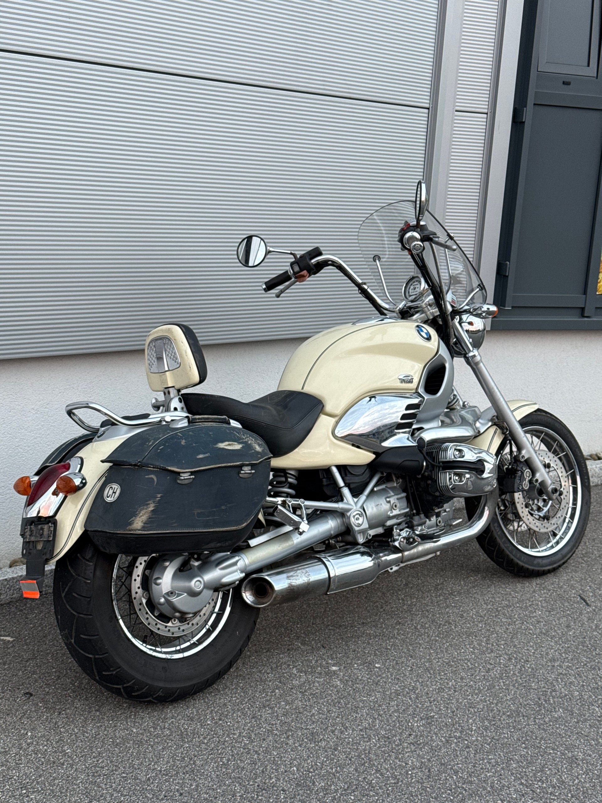 BMW R 1200 C Classic James Bond-image-2