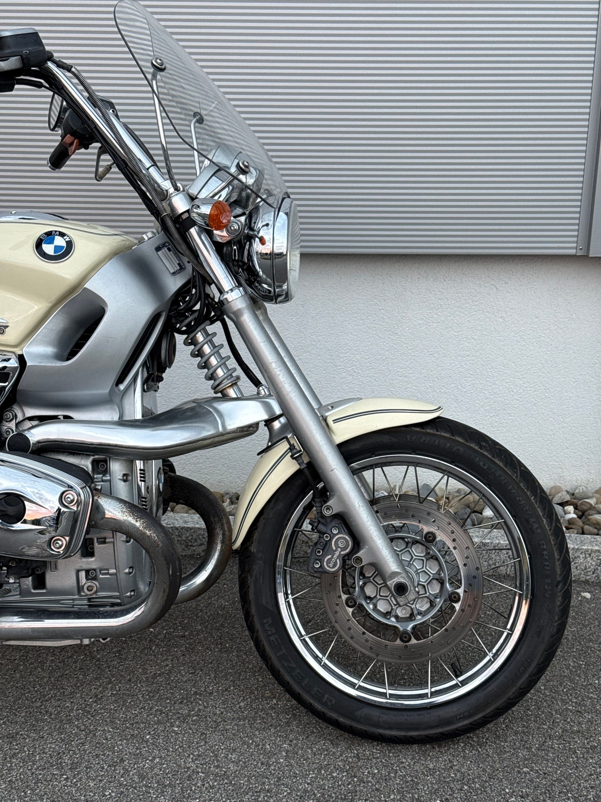 BMW R 1200 C Classic James Bond-image-3