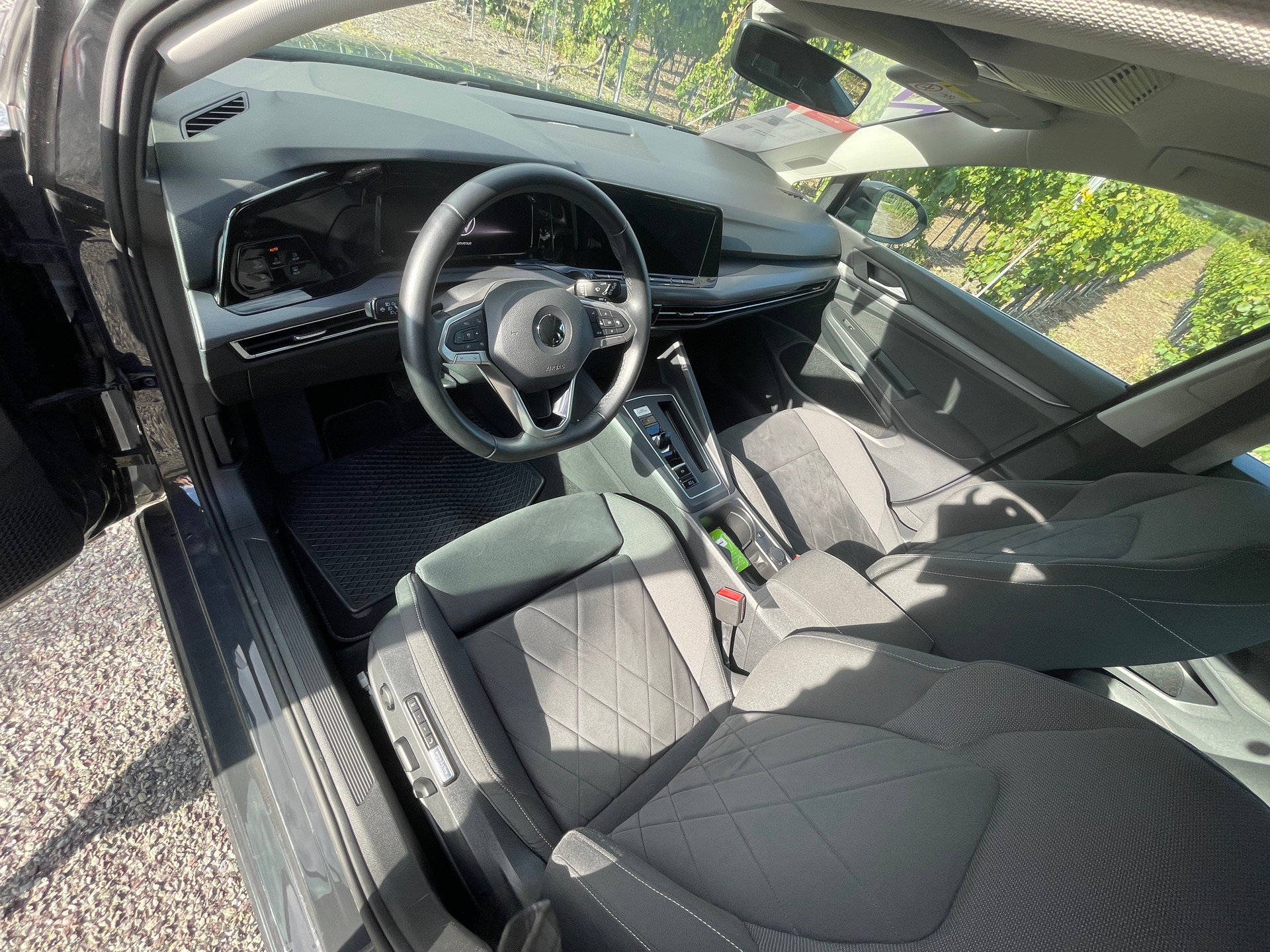 VW Golf 1.4 TSI PHEV Style-image-11