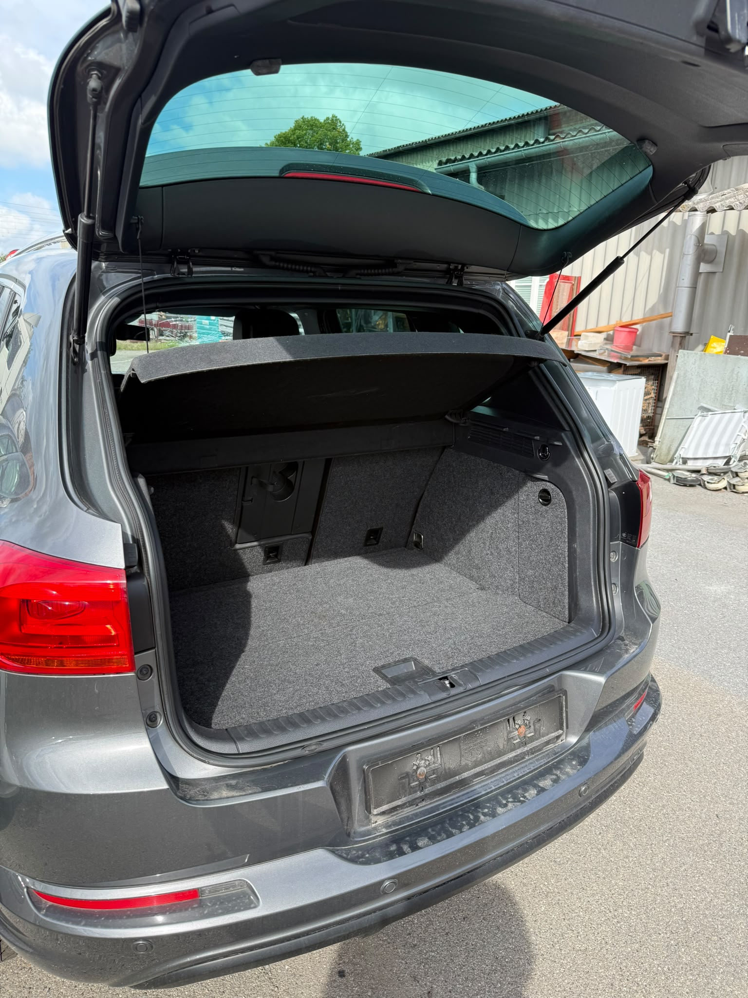 VW Tiguan 2.0 TSI R-Line Design 4Motion DSG-image-11