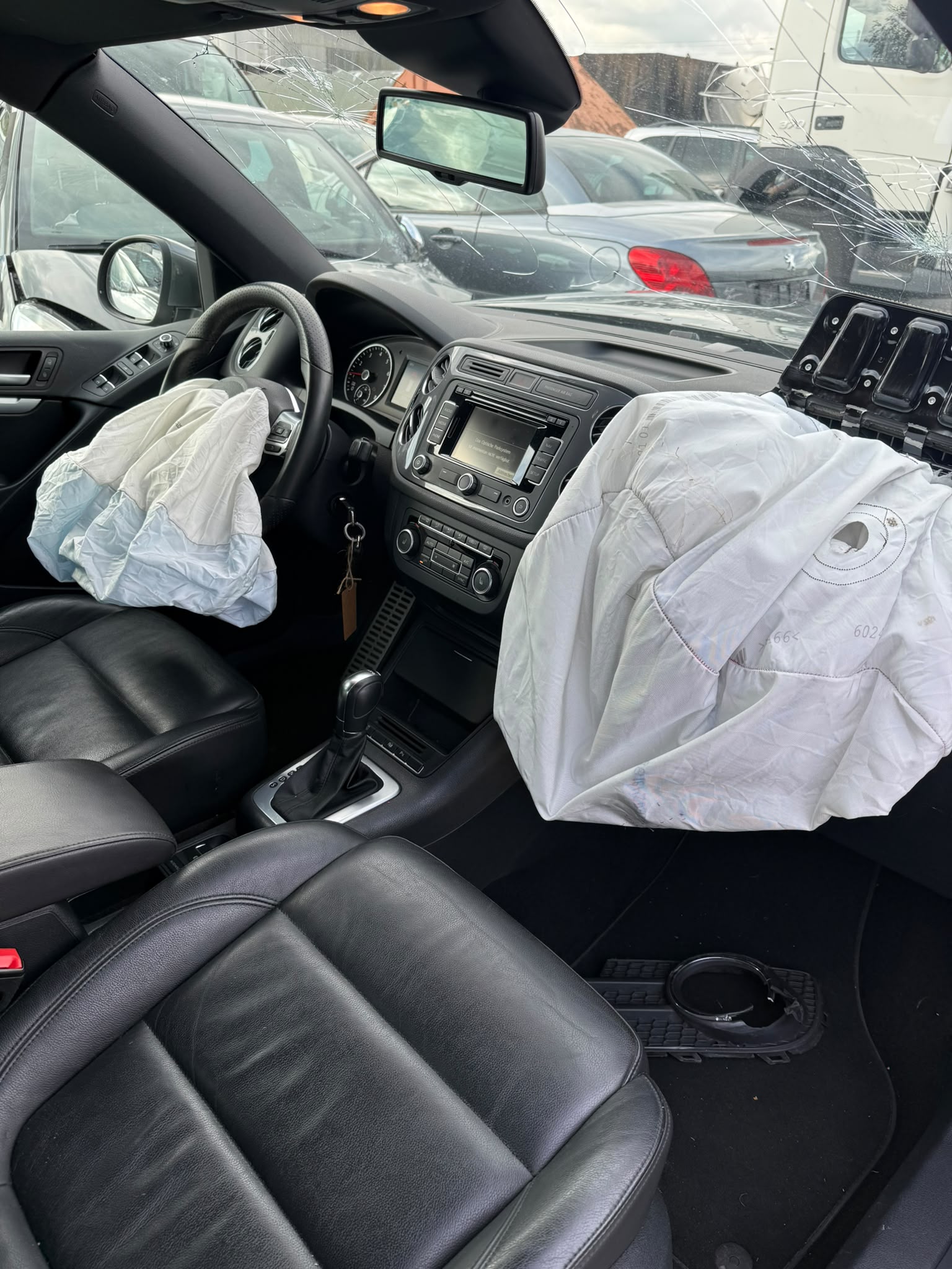 VW Tiguan 2.0 TSI R-Line Design 4Motion DSG-image-8
