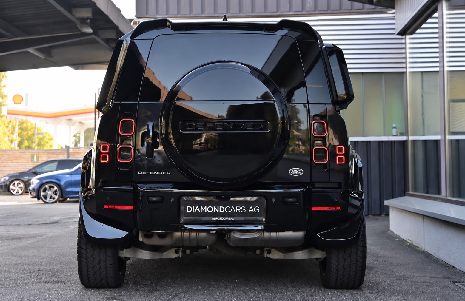 LAND ROVER Defender 110 3.0 D I6 250 X-Dynamic *All Black*Offroad*7 Plätzer*-image-7