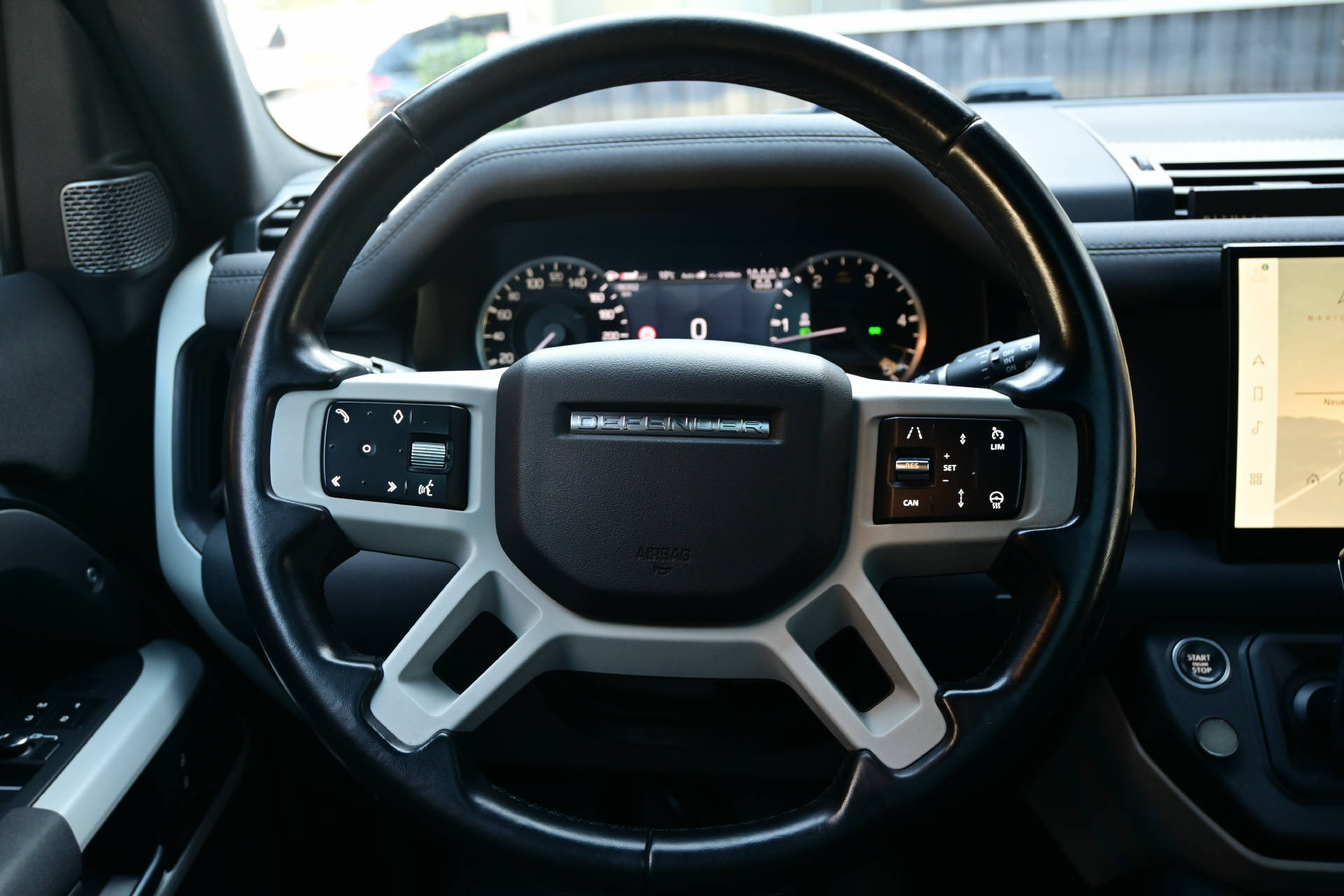 LAND ROVER Defender 110 3.0 D I6 250 X-Dynamic *All Black*Offroad*7 Plätzer*-image-19