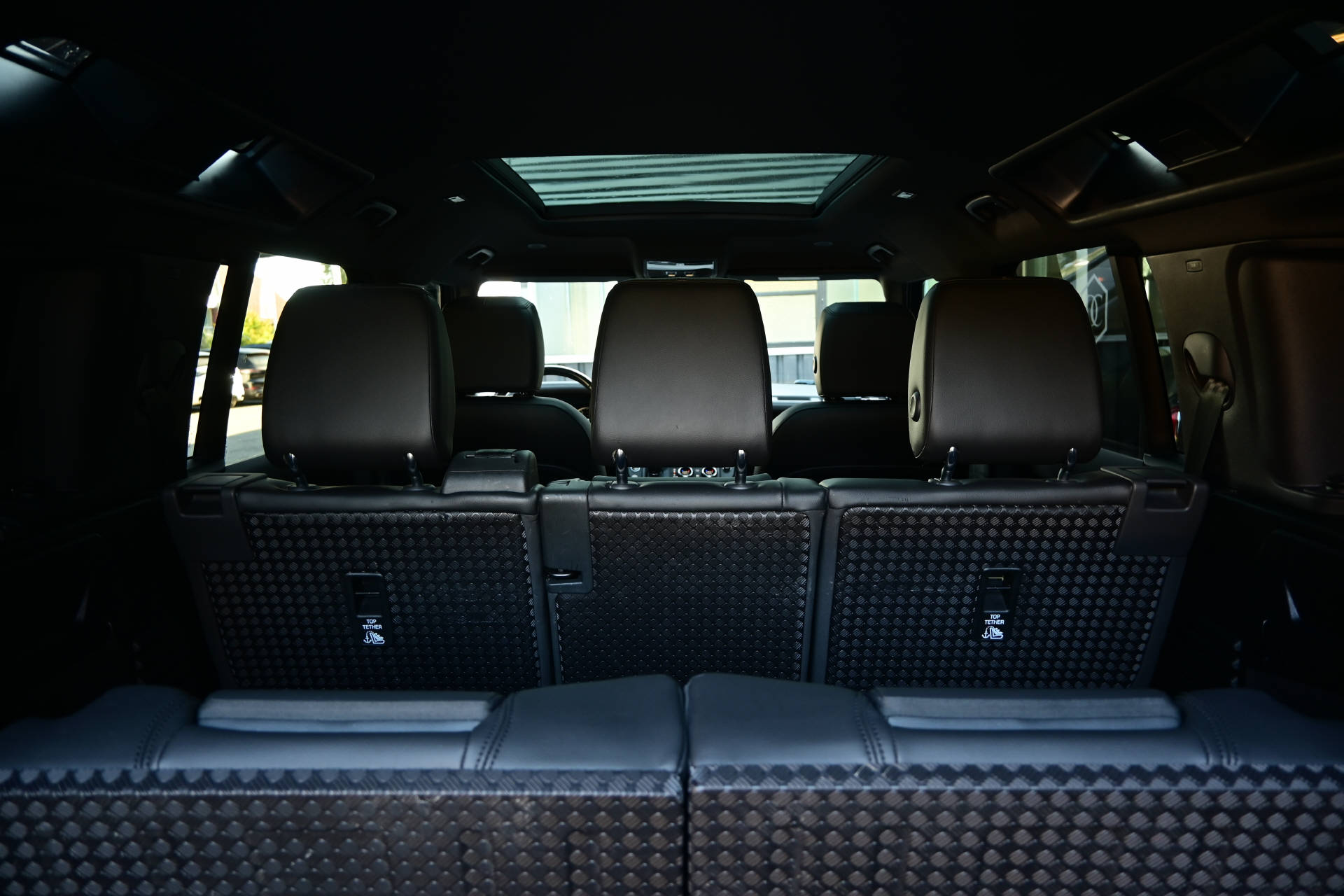 LAND ROVER Defender 110 3.0 D I6 250 X-Dynamic *All Black*Offroad*7 Plätzer*-image-30