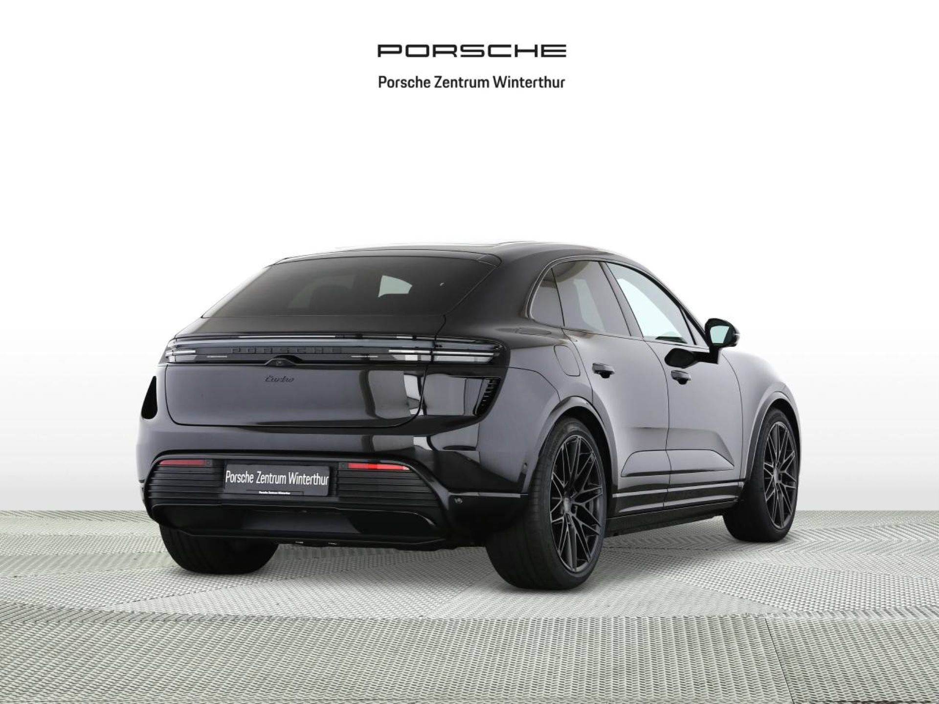 PORSCHE Macan Turbo-showroom-element-1