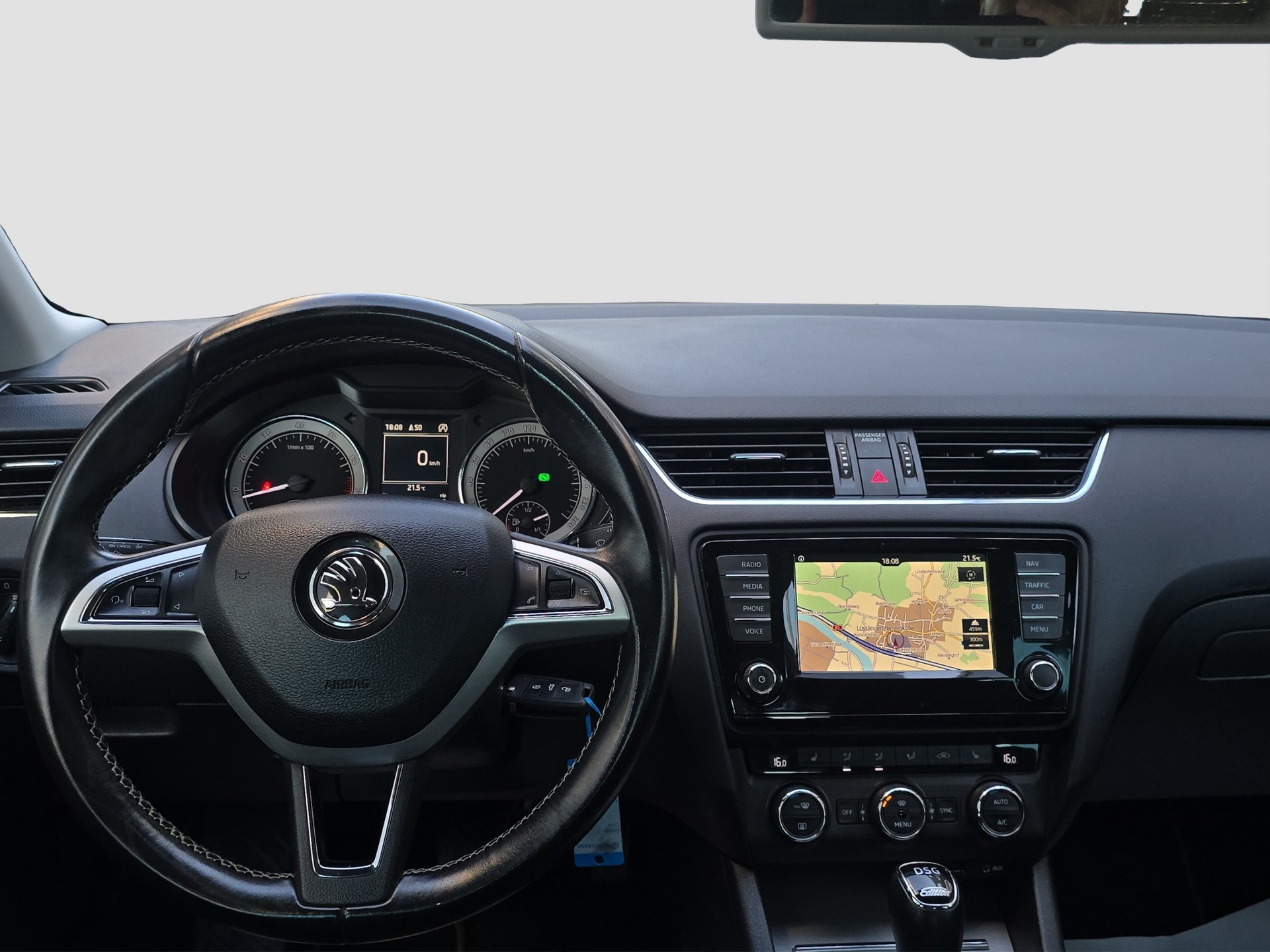 SKODA Octavia Combi 1.8 TSI Ambition 4x4 DSG-image-10