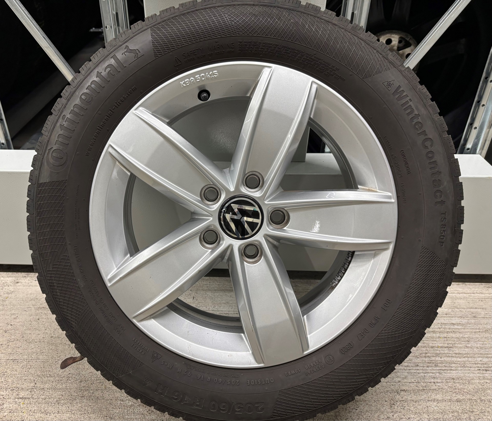 VW T-Roc 1.5 TSI EVO Sport R-Line DSG mit AHK, Rückfahrkamera & Winterräder-image-27