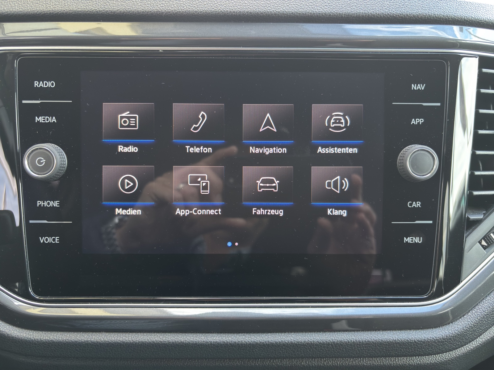 VW T-Roc 1.5 TSI EVO Sport R-Line DSG mit AHK, Rückfahrkamera & Winterräder-image-15