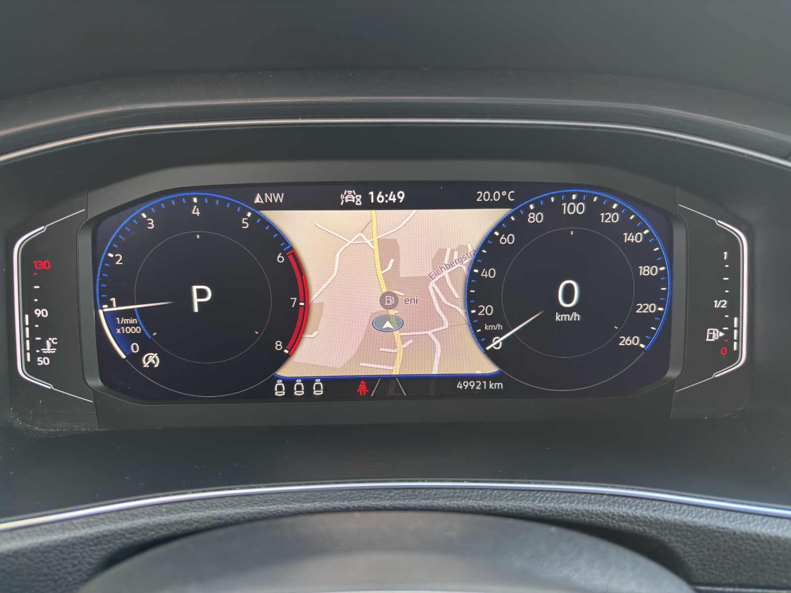 VW T-Roc 1.5 TSI EVO Sport R-Line DSG mit AHK, Rückfahrkamera & Winterräder-image-14