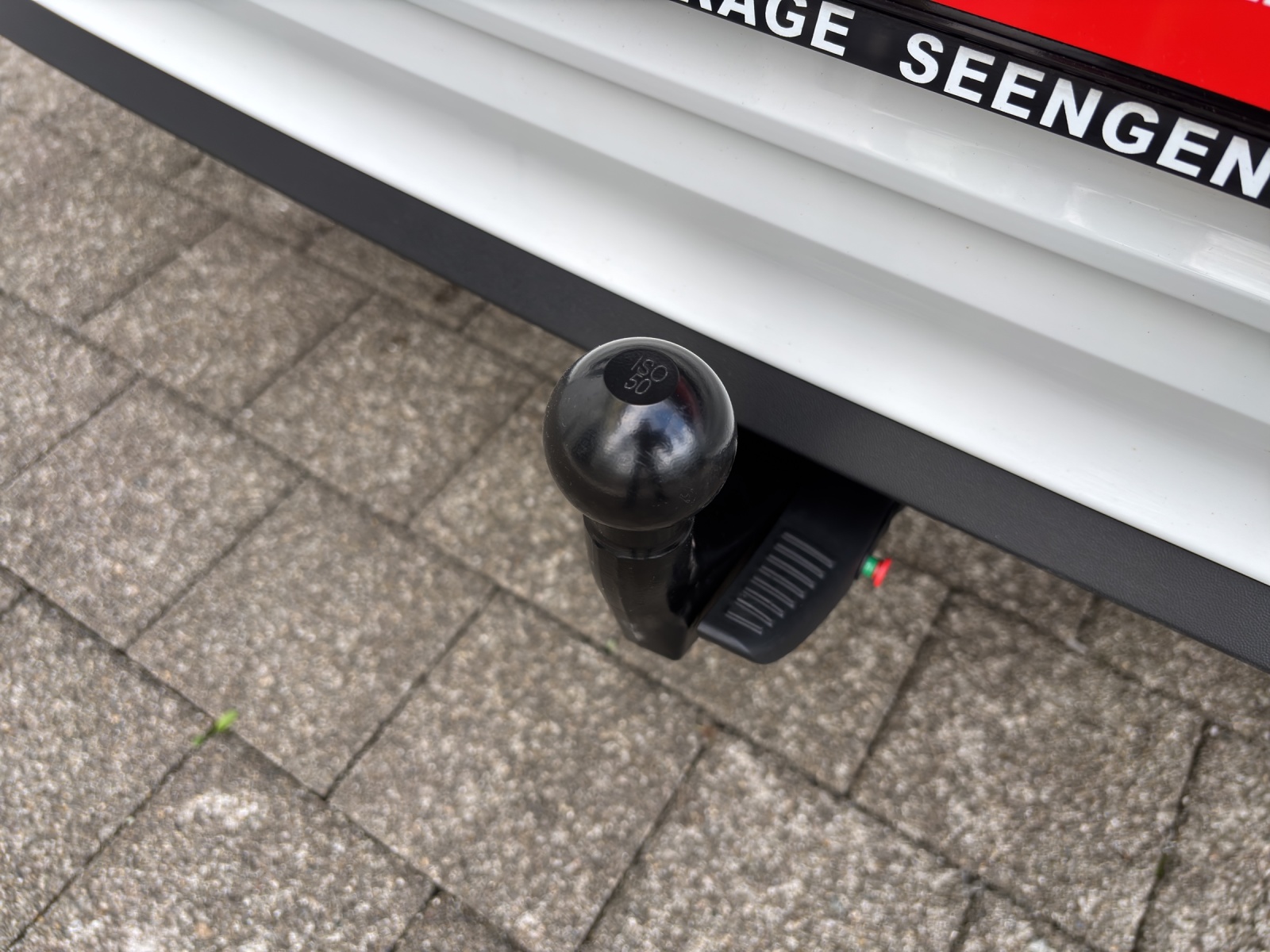 VW T-Roc 1.5 TSI EVO Sport R-Line DSG mit AHK, Rückfahrkamera & Winterräder-image-9
