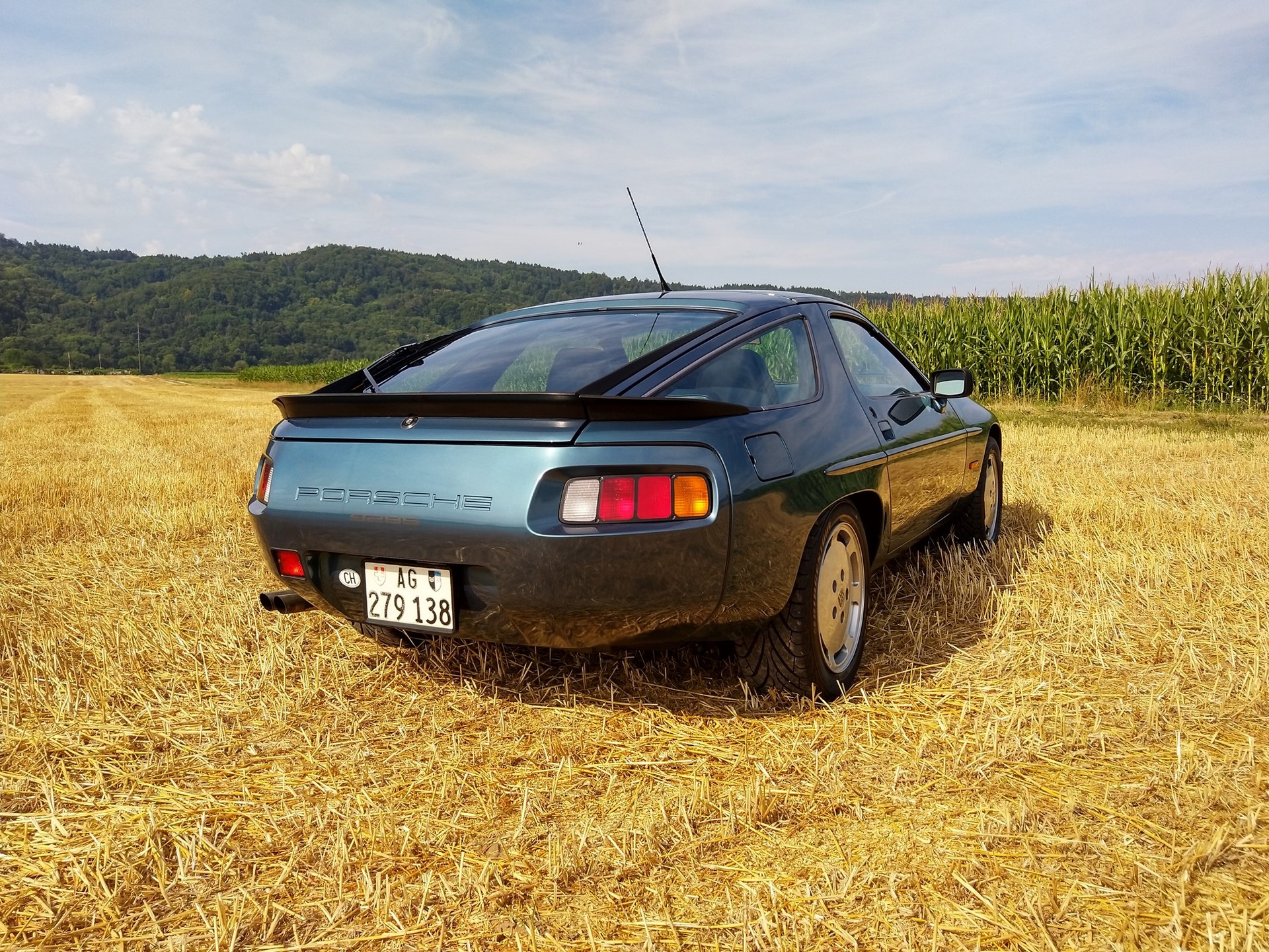 PORSCHE 928 S-image-2