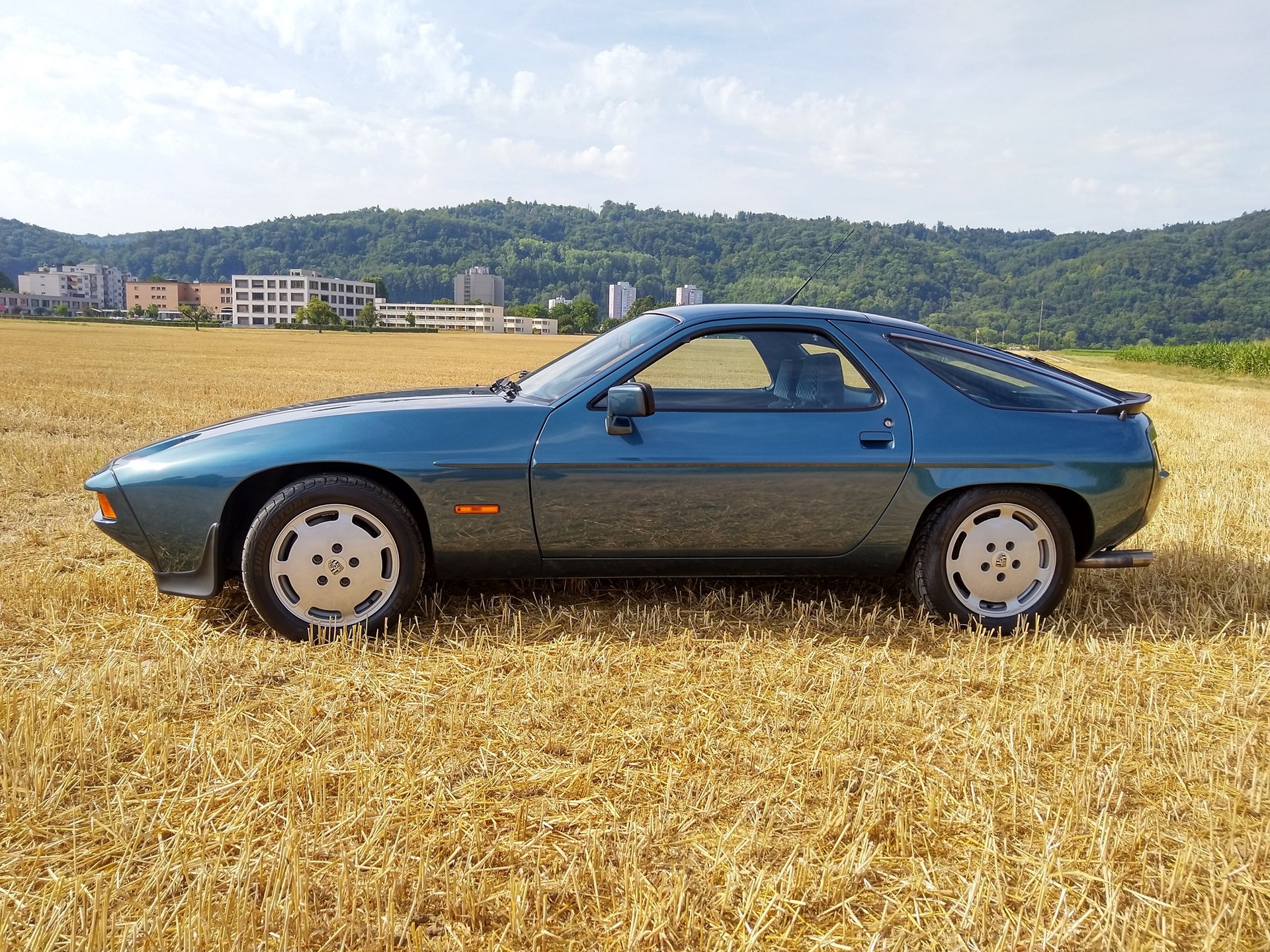 PORSCHE 928 S-image-1
