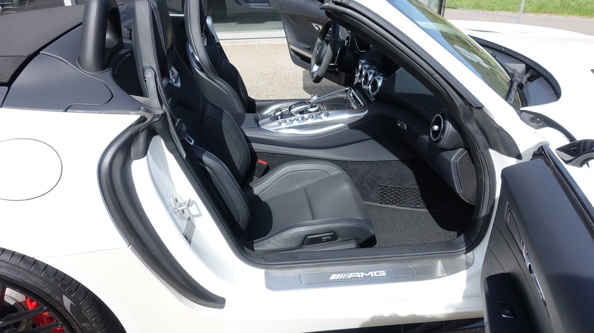 MERCEDES-BENZ AMG GT C Roadster Speedshift DCT-image-13