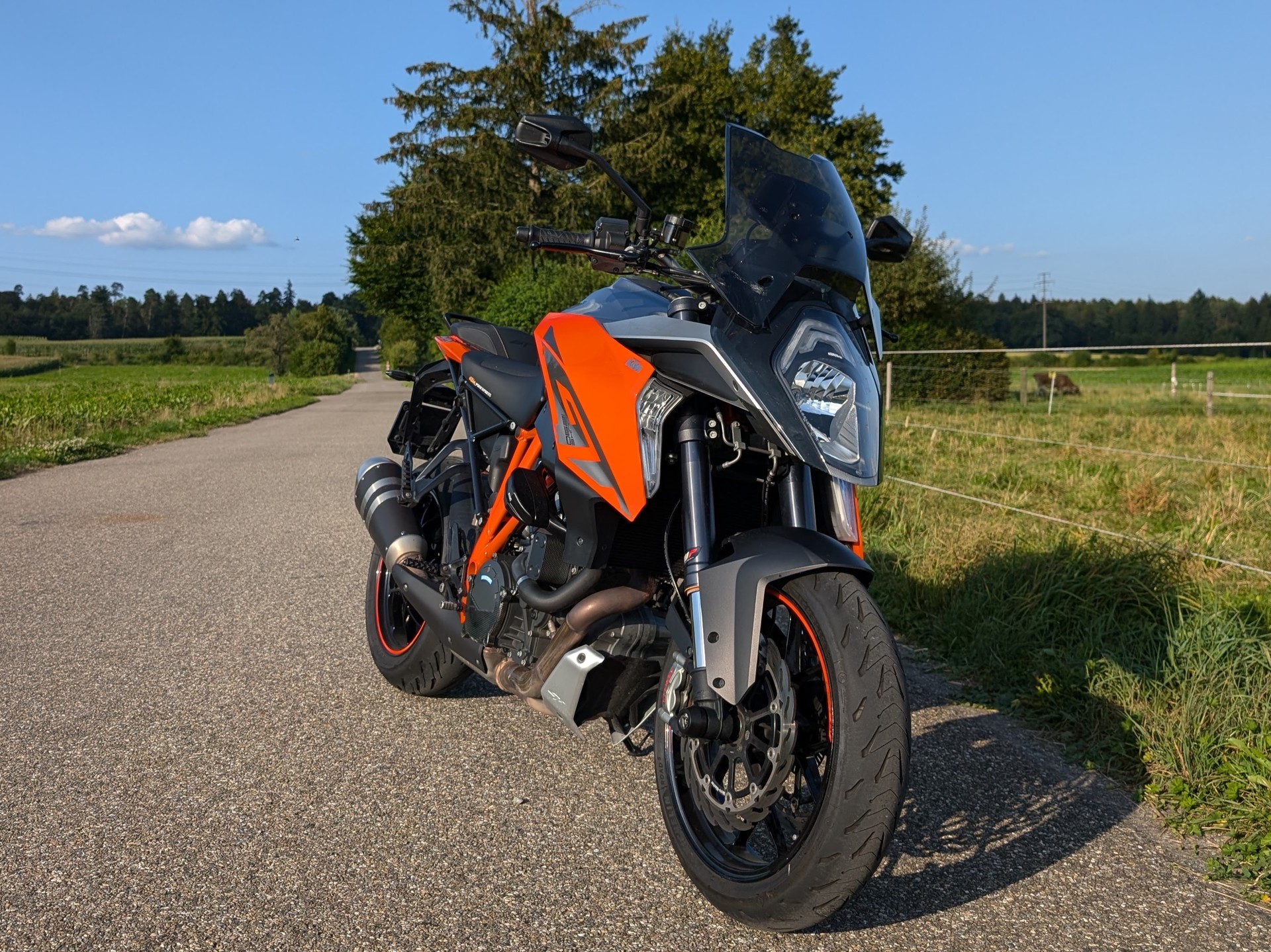 KTM 1290 Super Duke GT-image-2