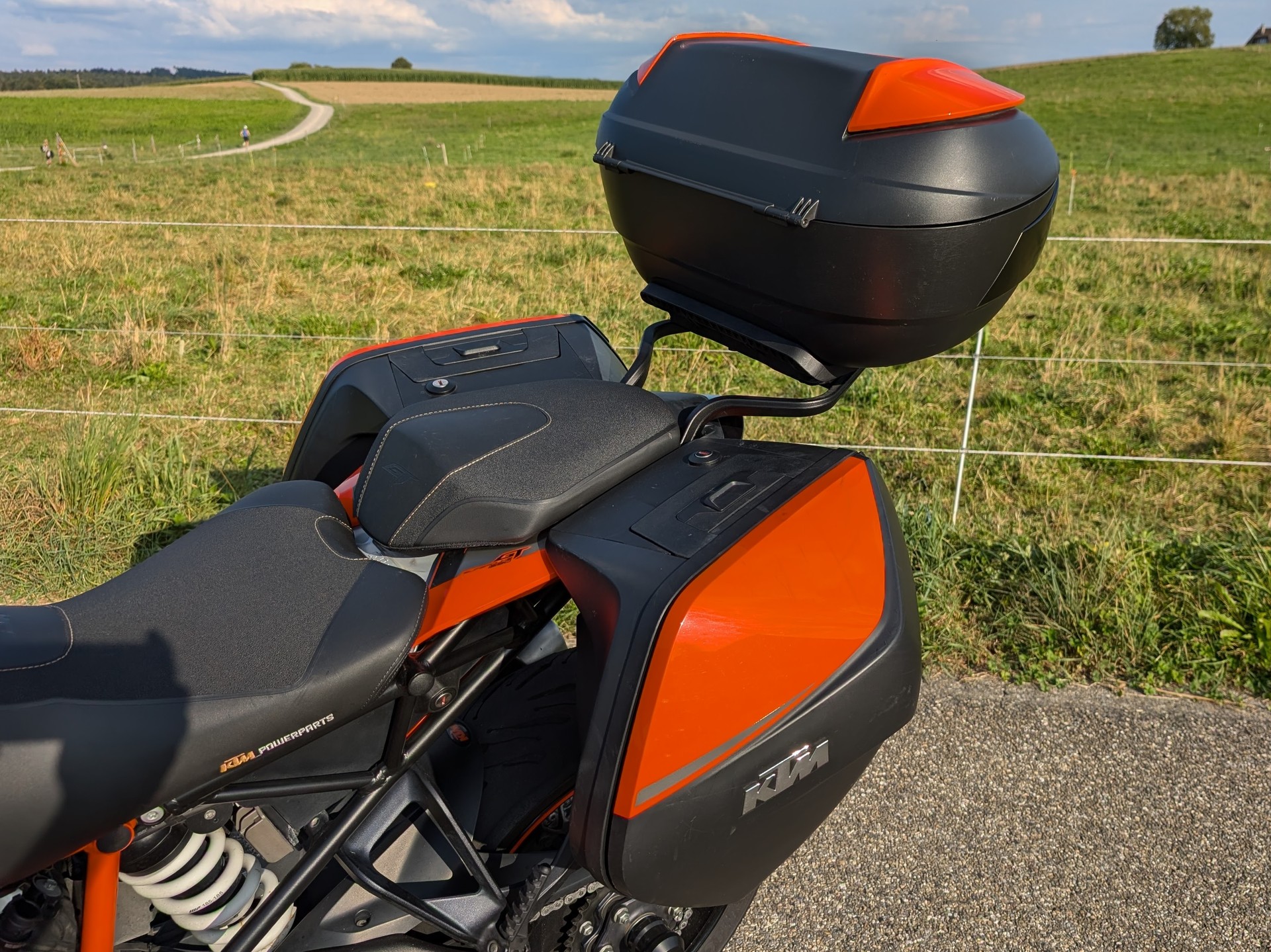 KTM 1290 Super Duke GT-image-9