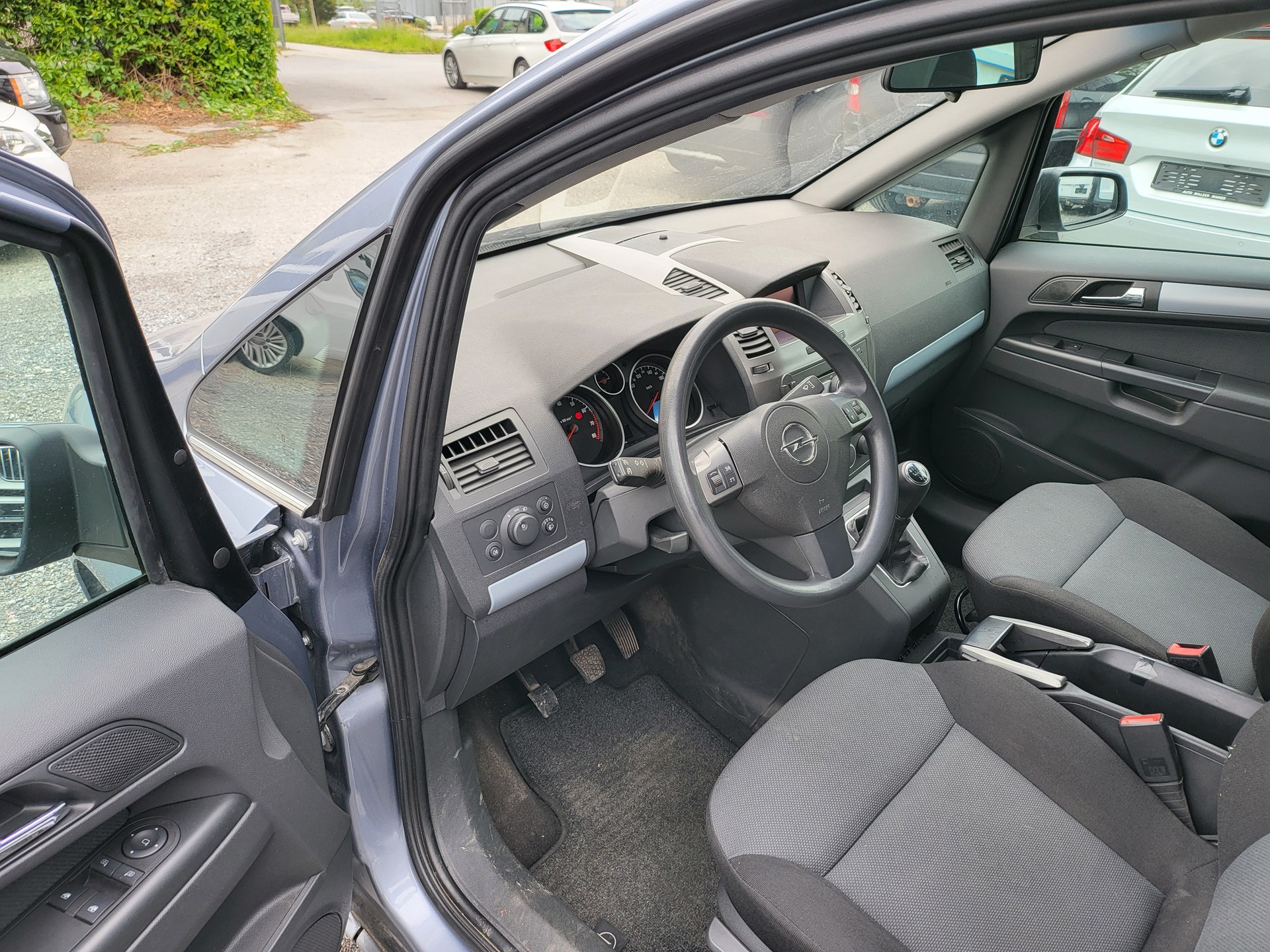 OPEL Zafira 2.2i 16V Enjoy-image-6
