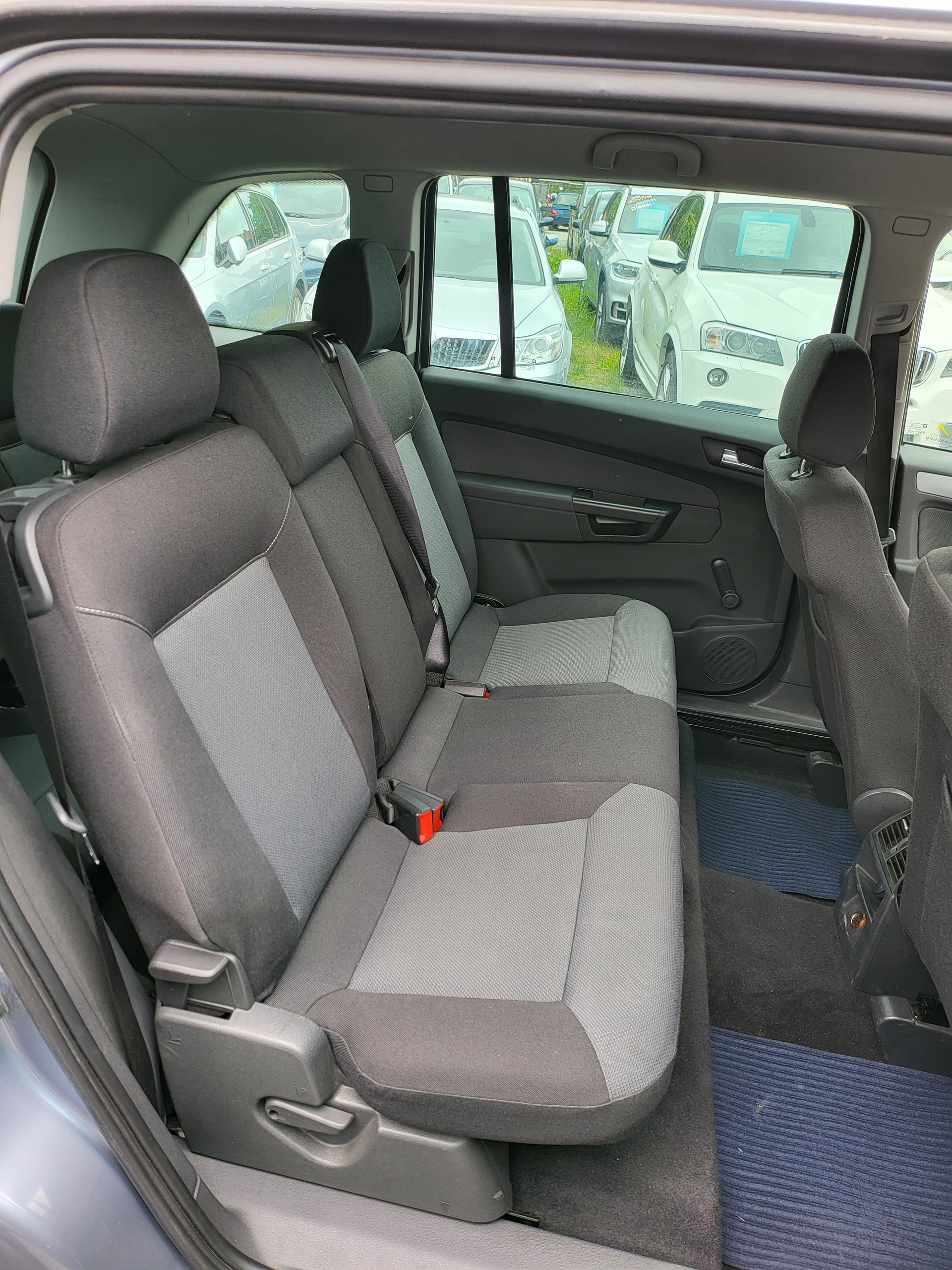 OPEL Zafira 2.2i 16V Enjoy-image-9