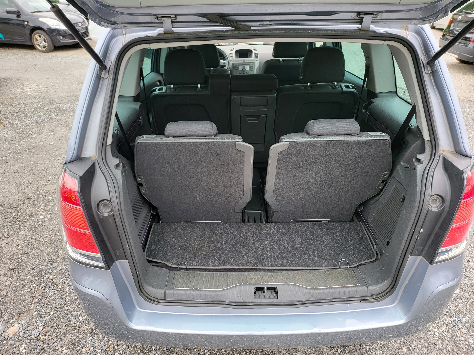 OPEL Zafira 2.2i 16V Enjoy-image-11