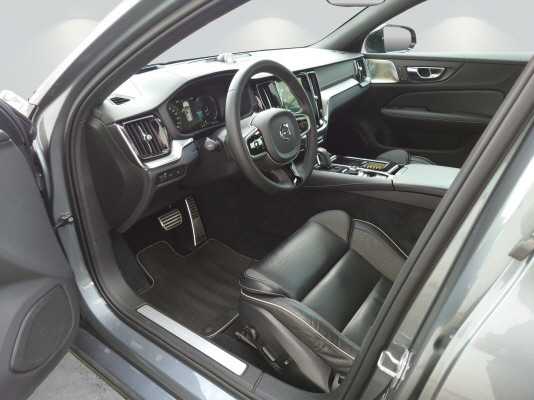 VOLVO V60 T8 eAWD Polestar-image-10