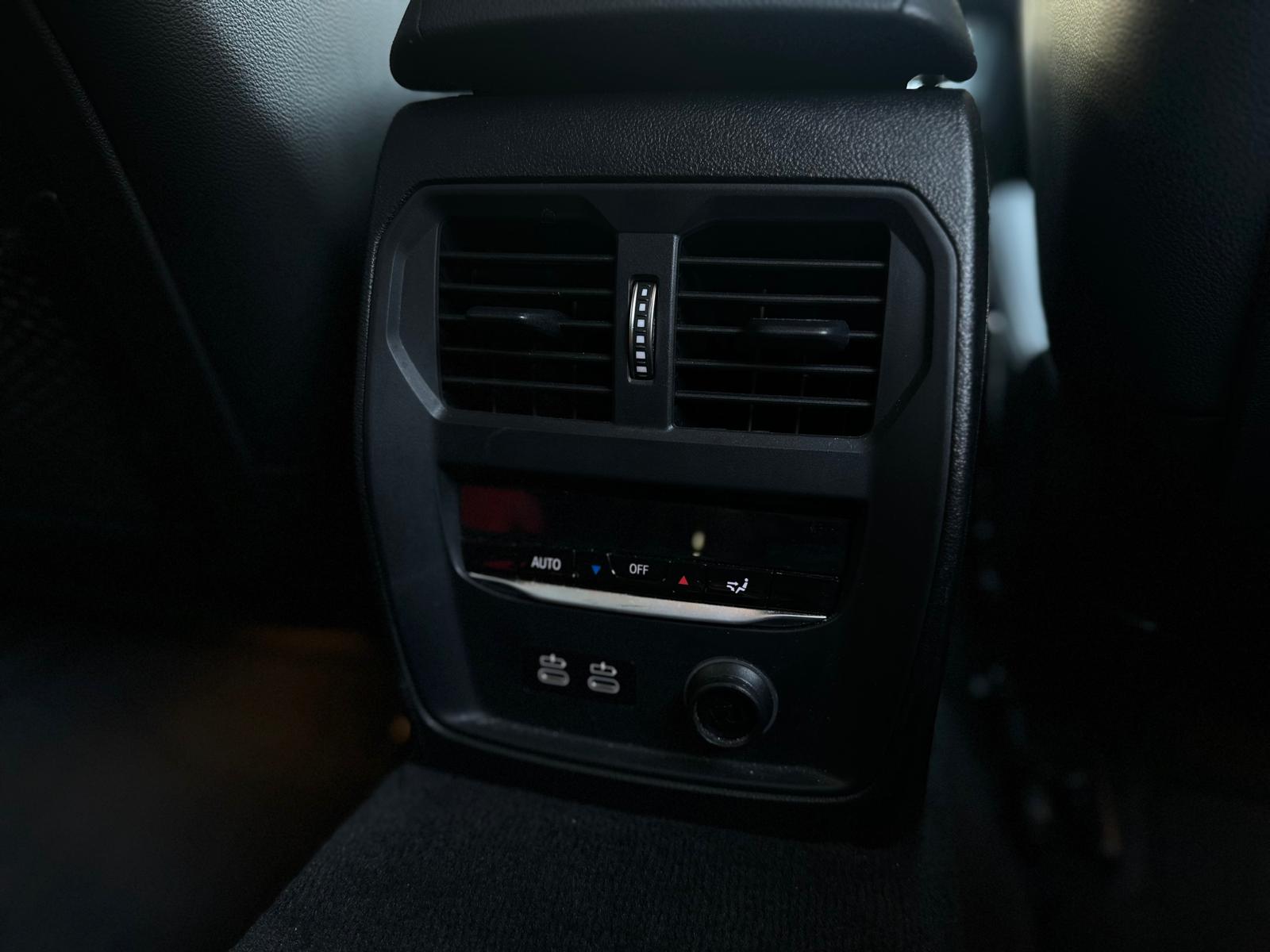 BMW 320d xDrive Touring Steptronic-image-22
