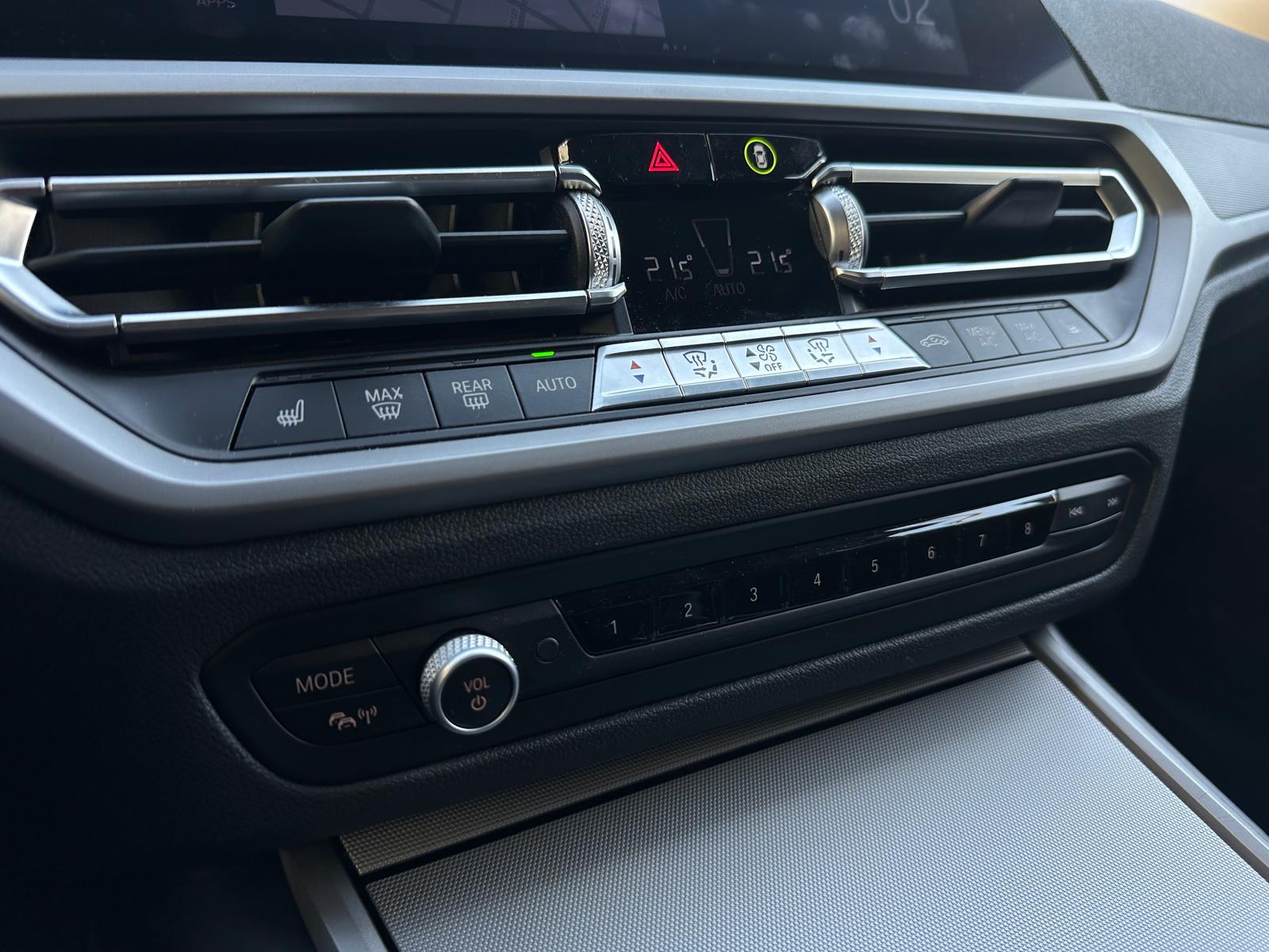 BMW 320d xDrive Touring Steptronic-image-16