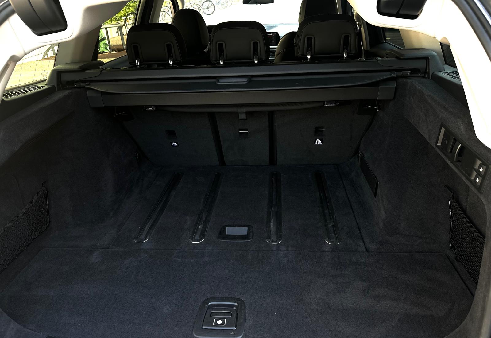 BMW 320d xDrive Touring Steptronic-image-23