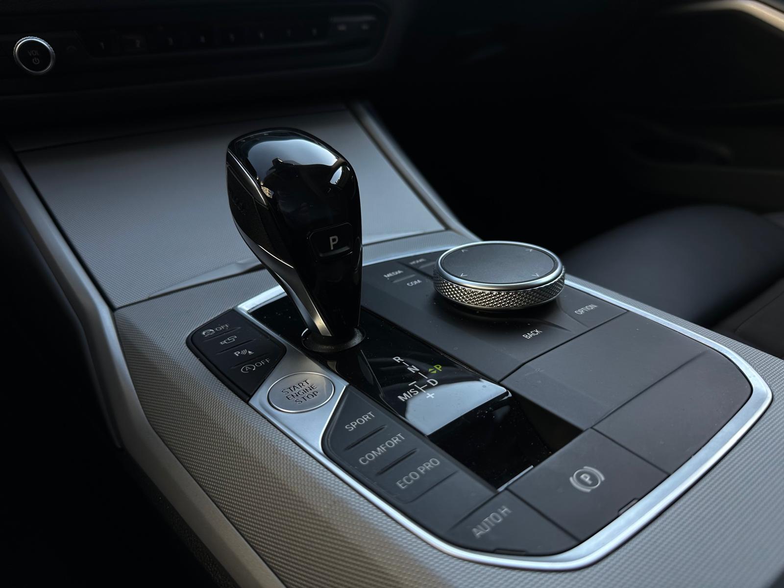 BMW 320d xDrive Touring Steptronic-image-18