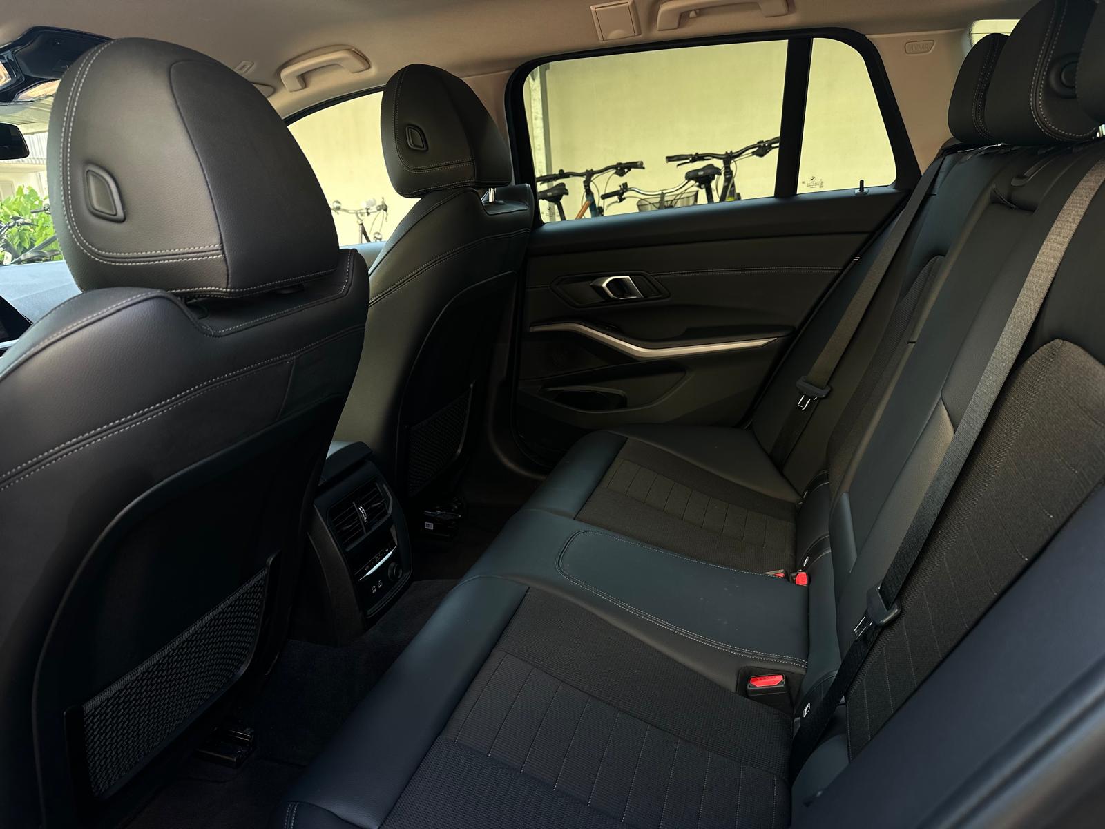 BMW 320d xDrive Touring Steptronic-image-10