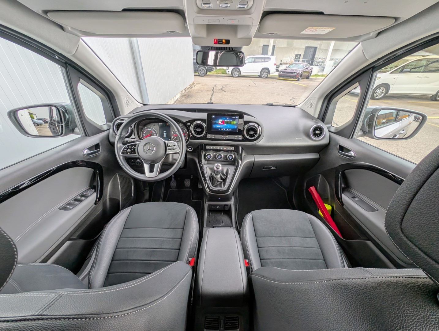 MERCEDES-BENZ T 180 Progressive Rollstuhlrampe-showroom-element-2