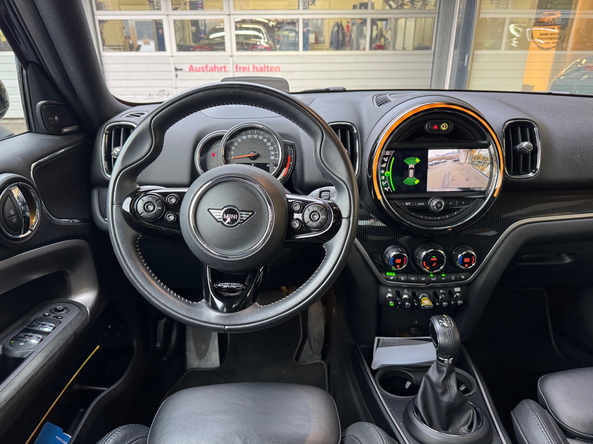 MINI Countryman Co.S E Trafalgar-image-5