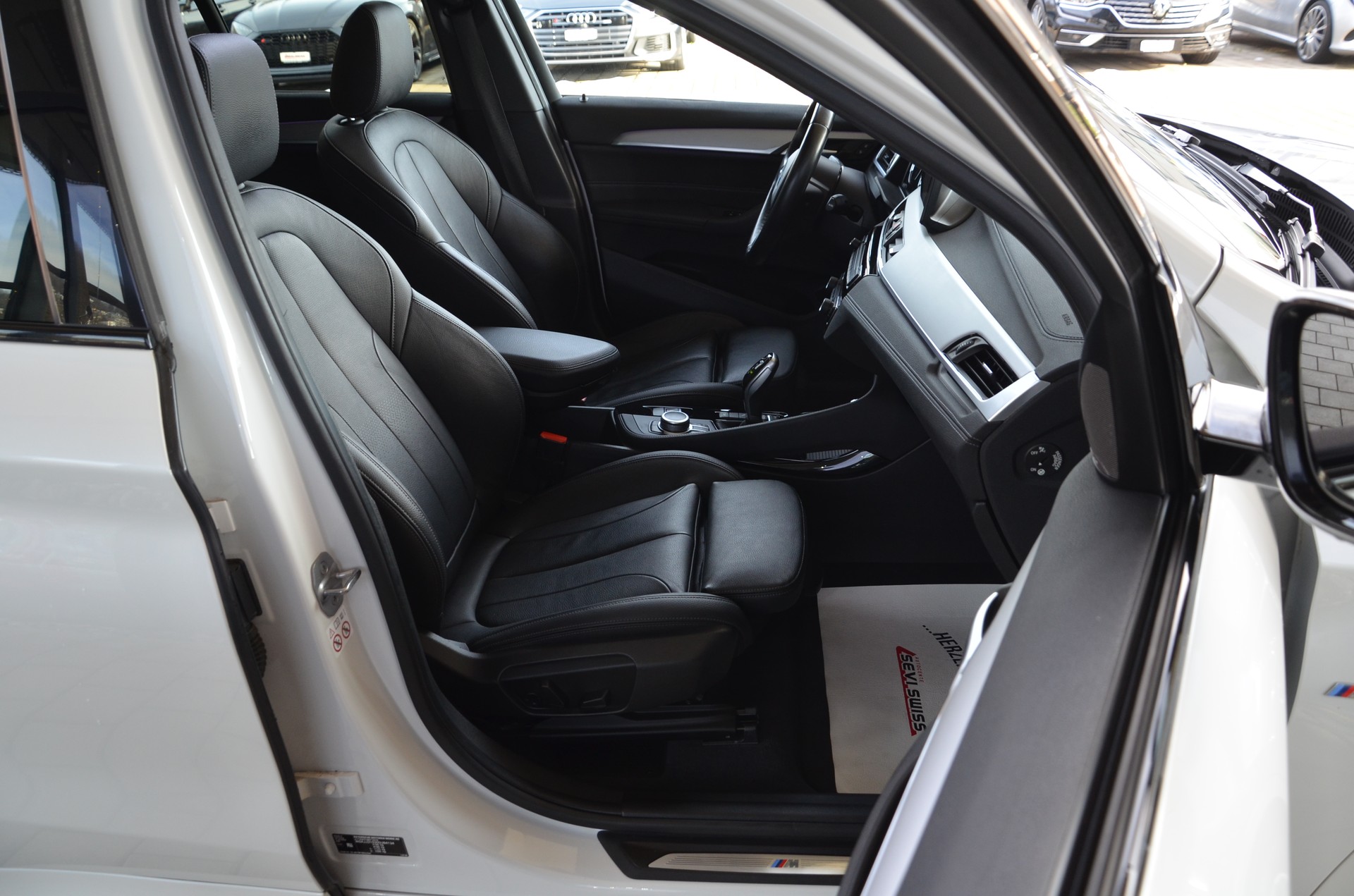 BMW X1 xDrive 25d M Sport Steptronic*Frisch ab MFK,1 Jahr oder 20'000km Garantie*-image-10