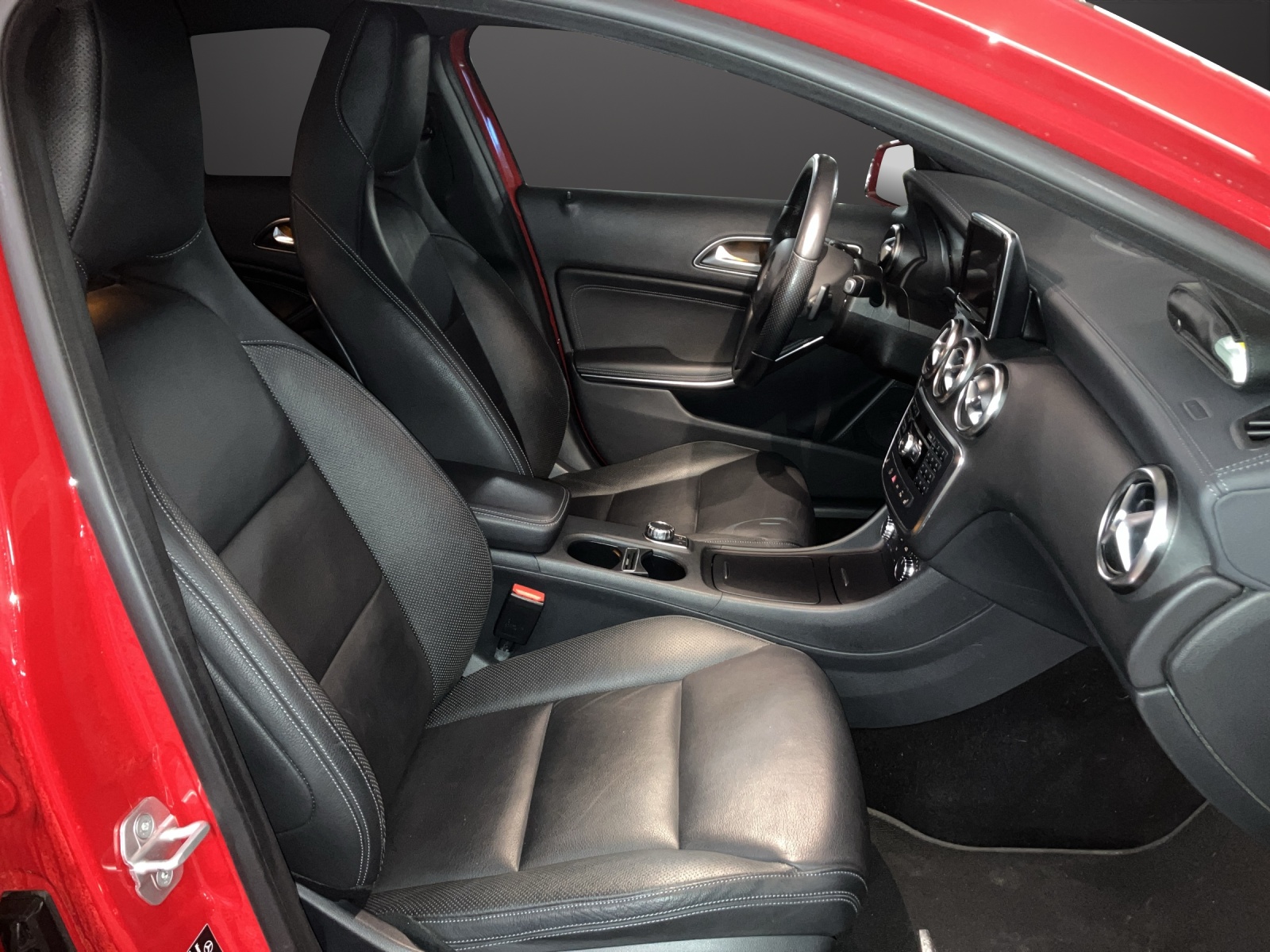 MERCEDES-BENZ A 220 CDI Urban 7G-DCT-image-9