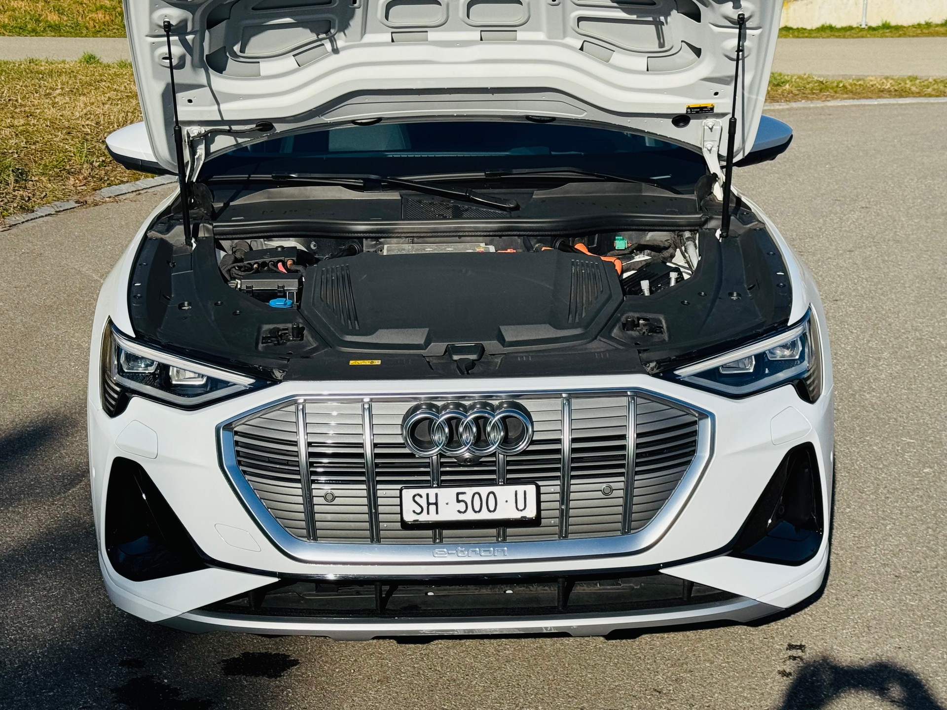 AUDI e-tron 50 S Line quattro-image-15