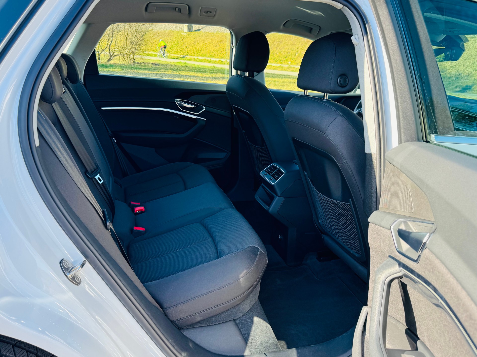 AUDI e-tron 50 S Line quattro-image-14