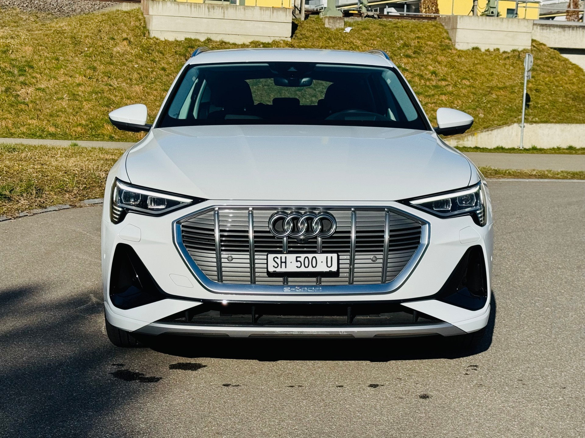 AUDI e-tron 50 S Line quattro-image-2