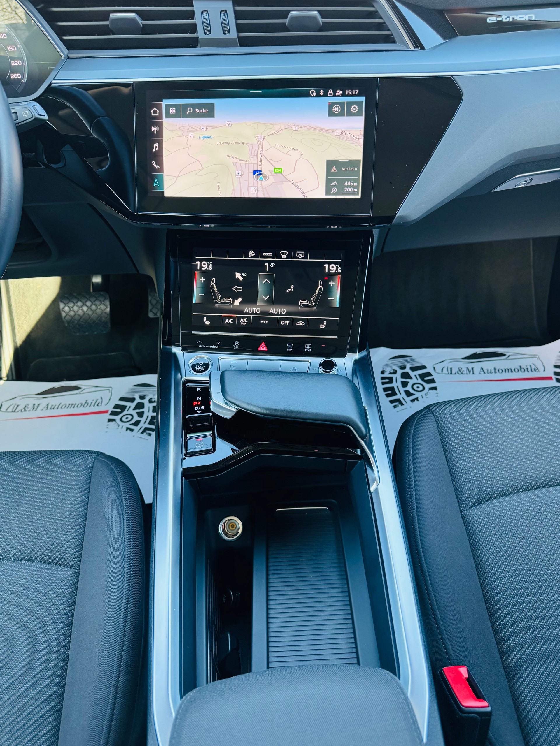 AUDI e-tron 50 S Line quattro-image-9