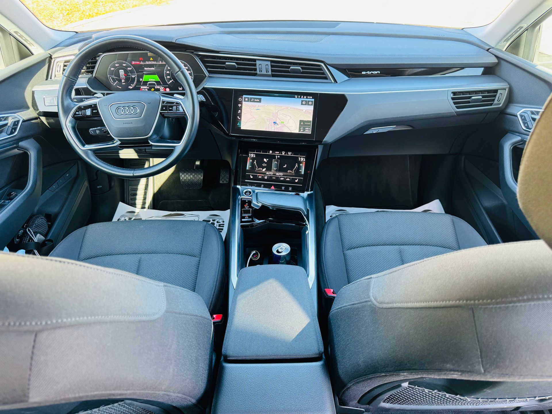 AUDI e-tron 50 S Line quattro-image-8