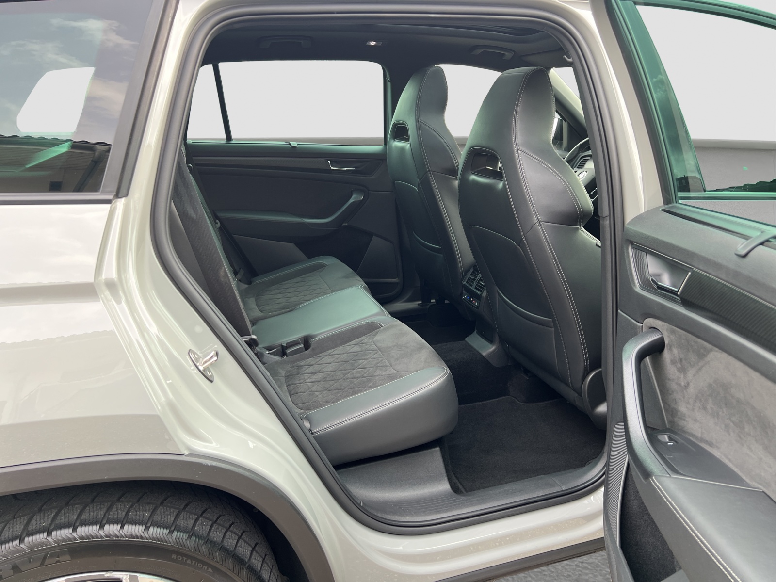SKODA Kodiaq 2.0 TSI Sportline DSG * AHK 2.2T *-image-12