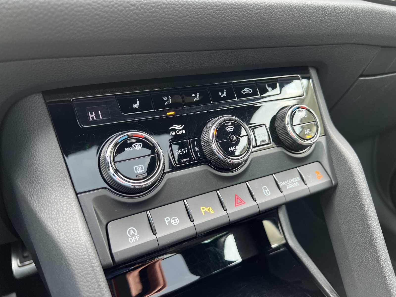 SKODA Kodiaq 2.0 TSI Sportline DSG * AHK 2.2T *-image-21