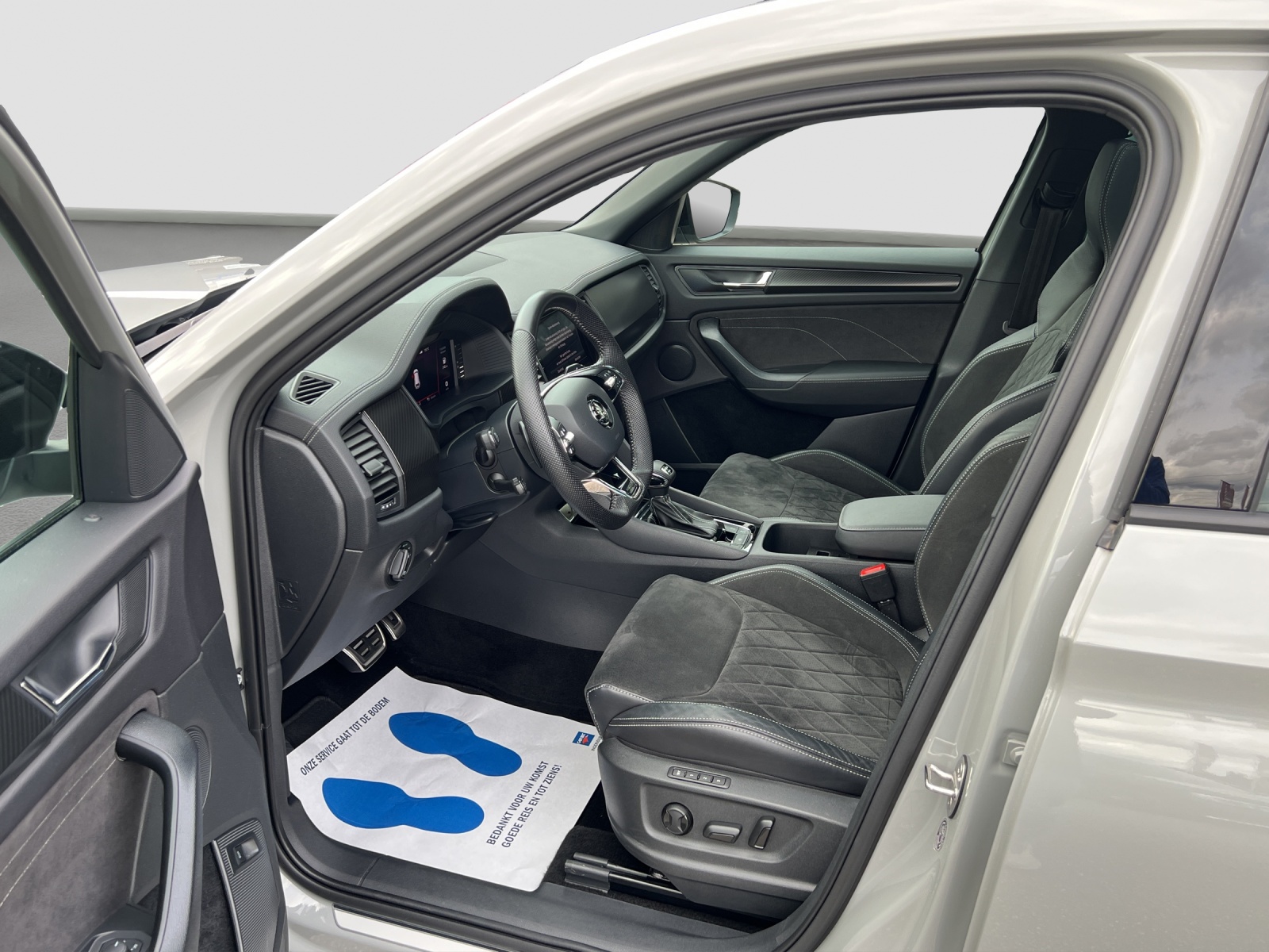 SKODA Kodiaq 2.0 TSI Sportline DSG * AHK 2.2T *-image-9
