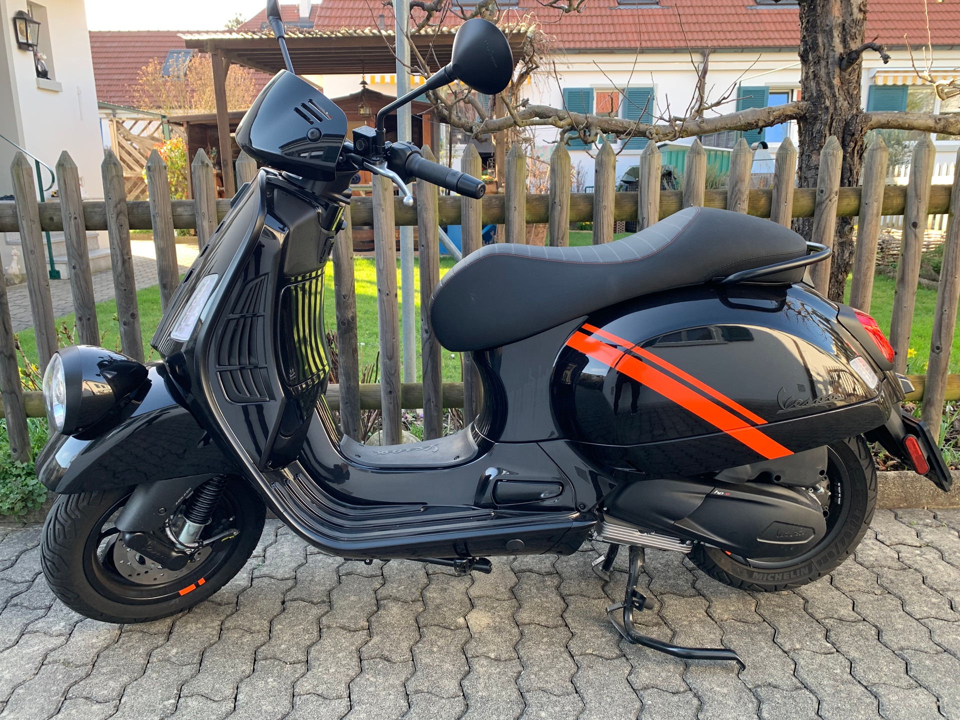 PIAGGIO Vespa GTV 300-image-2