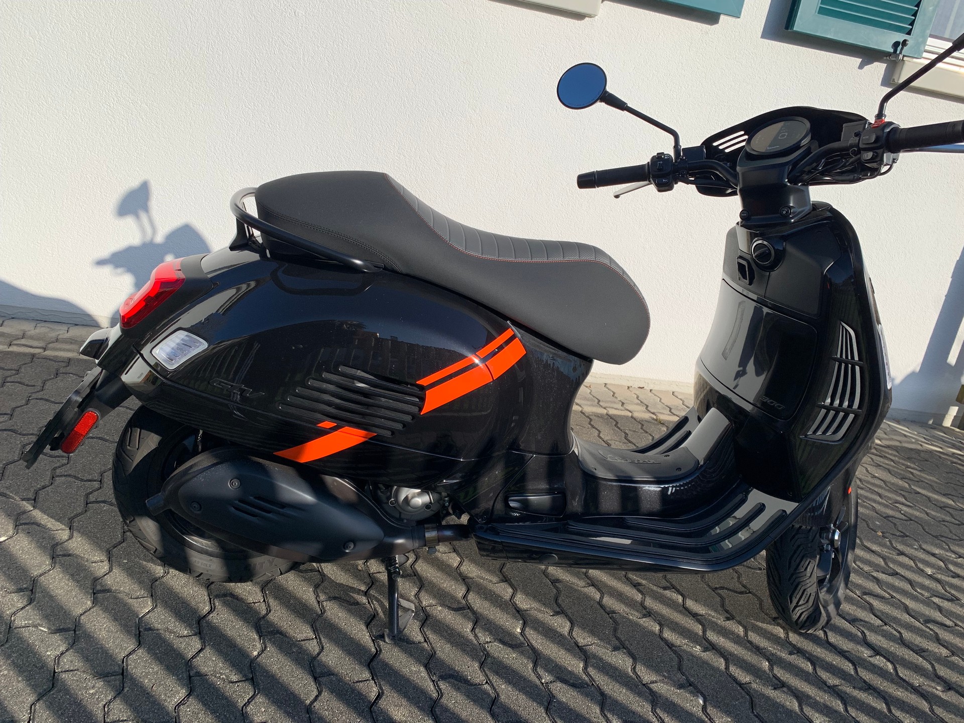 PIAGGIO Vespa GTV 300-image-1