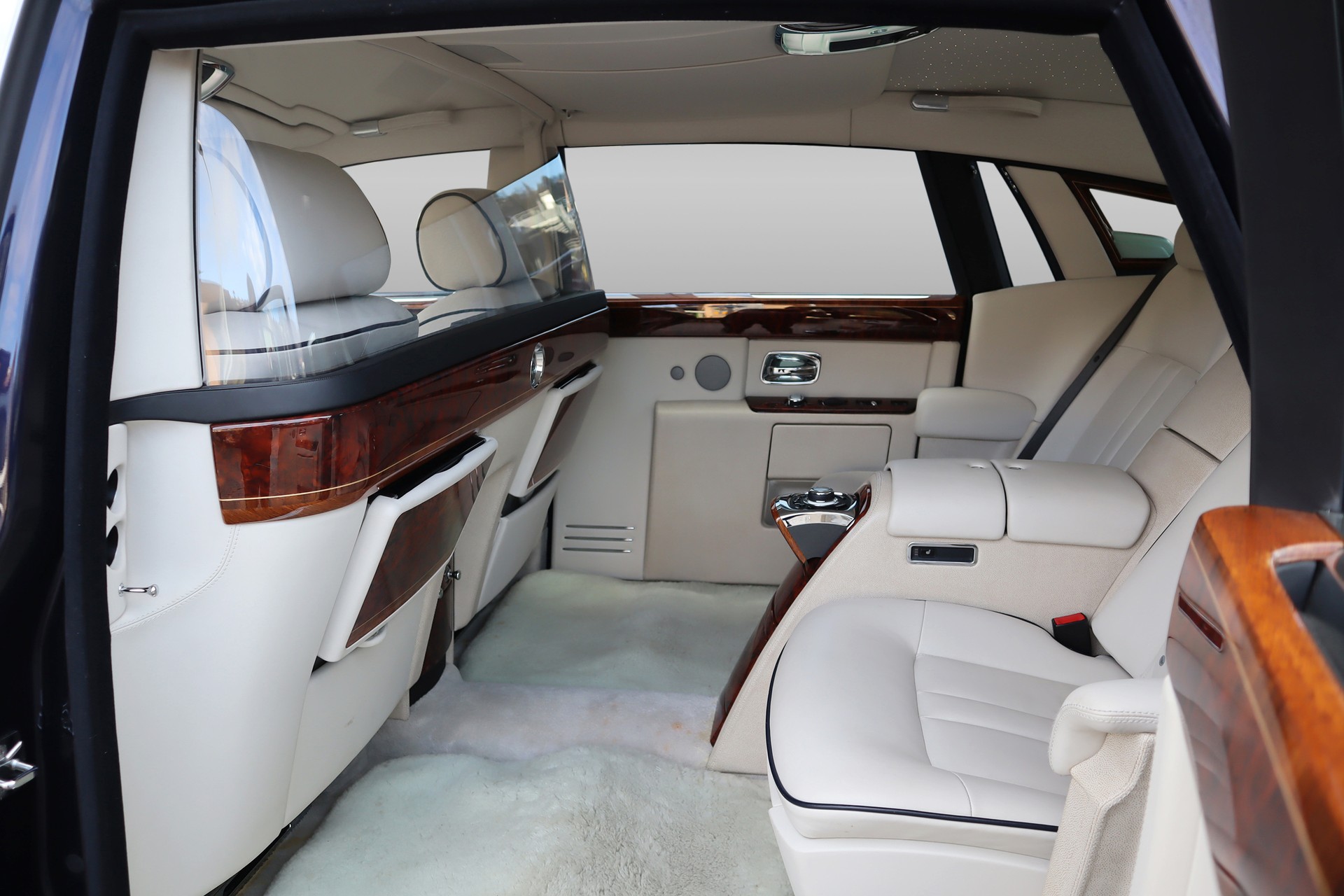 ROLLS-ROYCE Phantom 6.7 V12 EWB 4 places-image-10